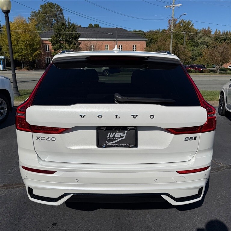 2024 Volvo XC60 B5 Plus photo 3