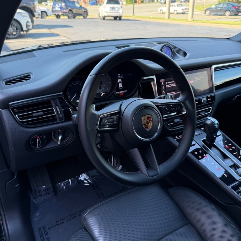 2023 Porsche Macan S - Photo 17