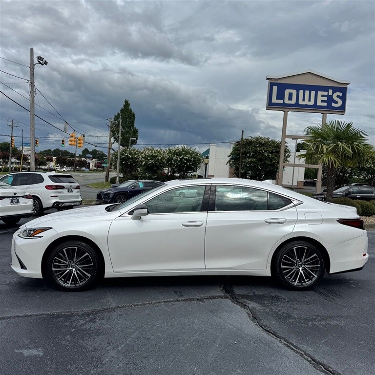 2024 Lexus ES 350 Premium photo 2