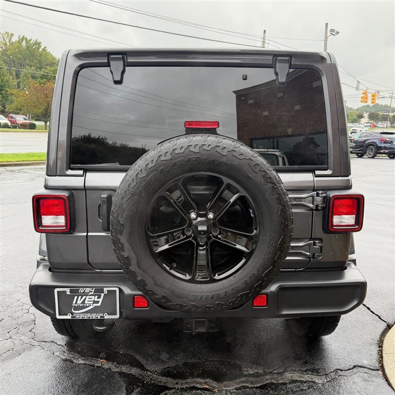 2022 Jeep Wrangler Unlimited Sahara Altitude Sport photo 3