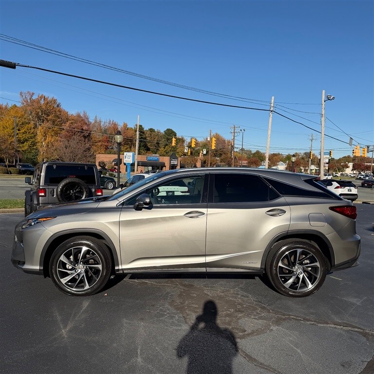 2017 Lexus RX Luxury AWD photo 3