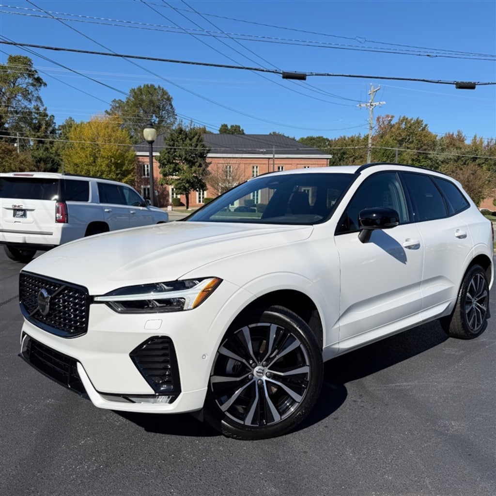 Used 2024 Volvo XC60 B5 Plus Dark AWD SPORT UTILITY 4-DR