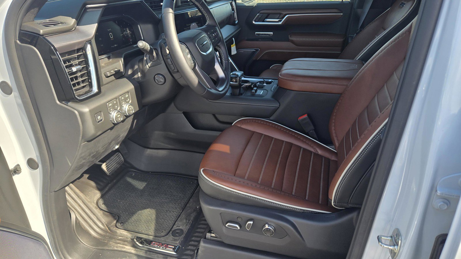 2026 GMC Sierra 1500 Denali Ultimate - Photo 11