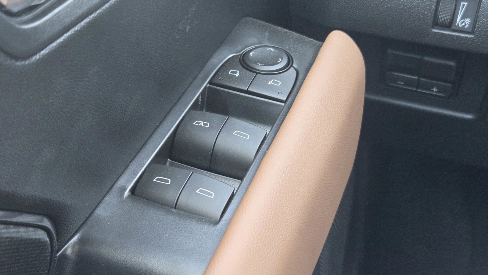 2026 GMC Canyon AT4 - Photo 13