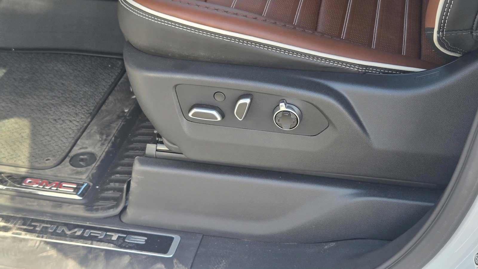 2026 GMC Sierra 1500 Denali Ultimate - Photo 12