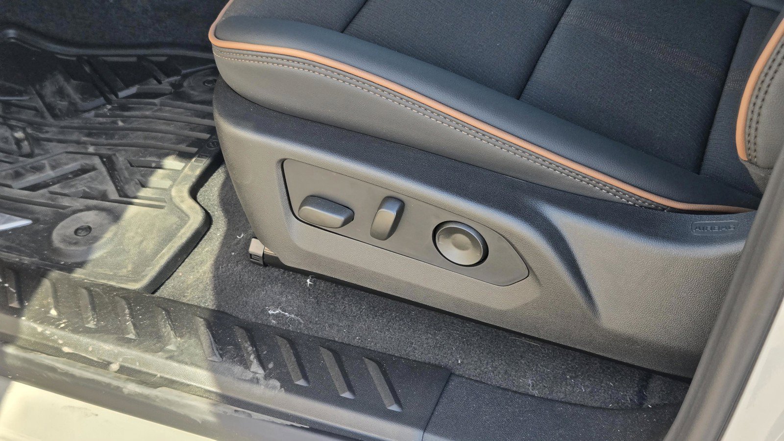 2026 GMC Canyon AT4 - Photo 12