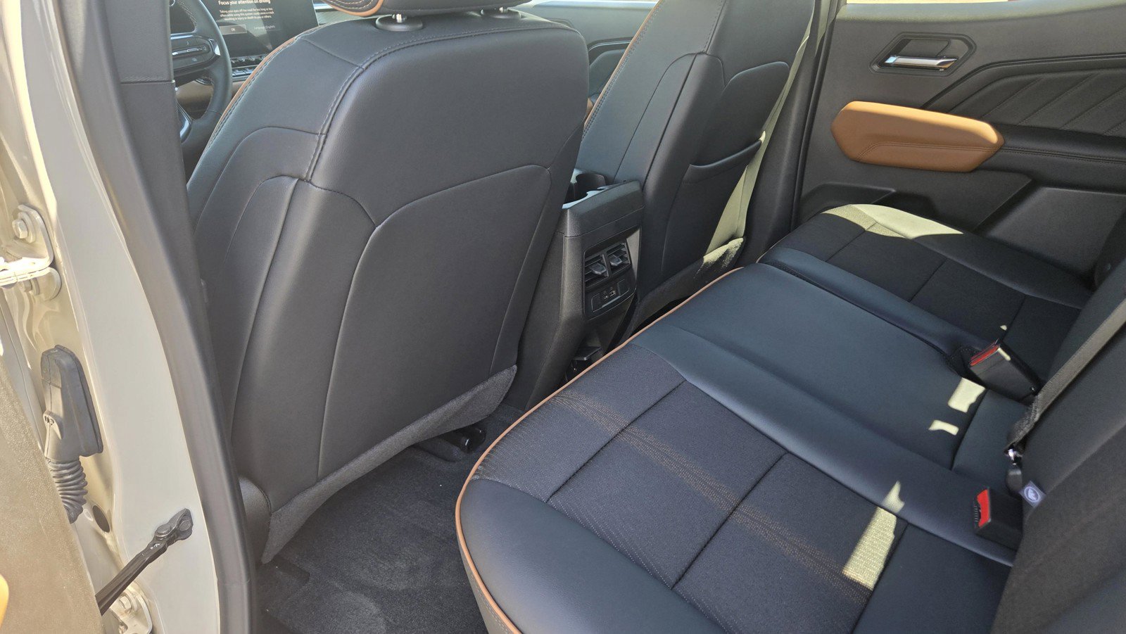 2026 GMC Canyon AT4 - Photo 9