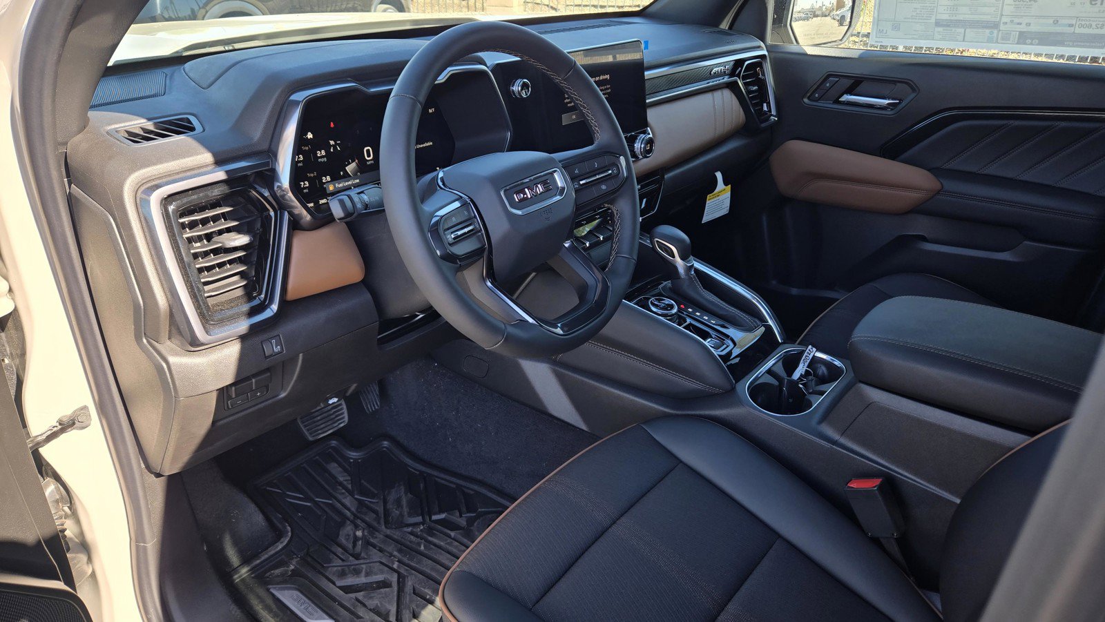 2026 GMC Canyon AT4 - Photo 7