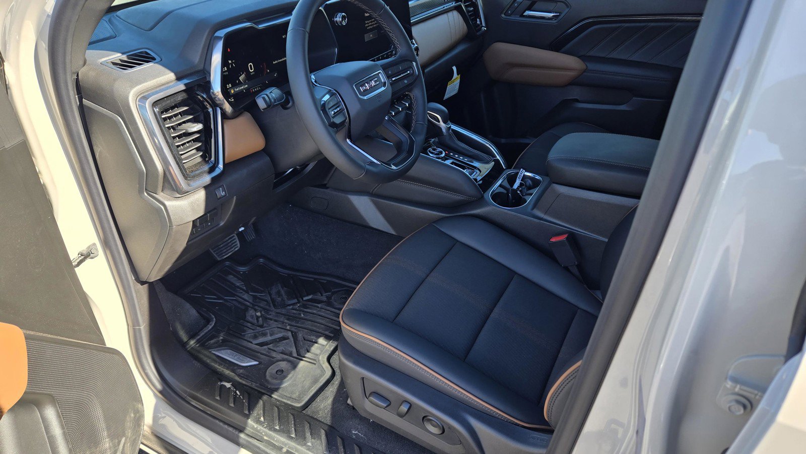 2026 GMC Canyon AT4 - Photo 11