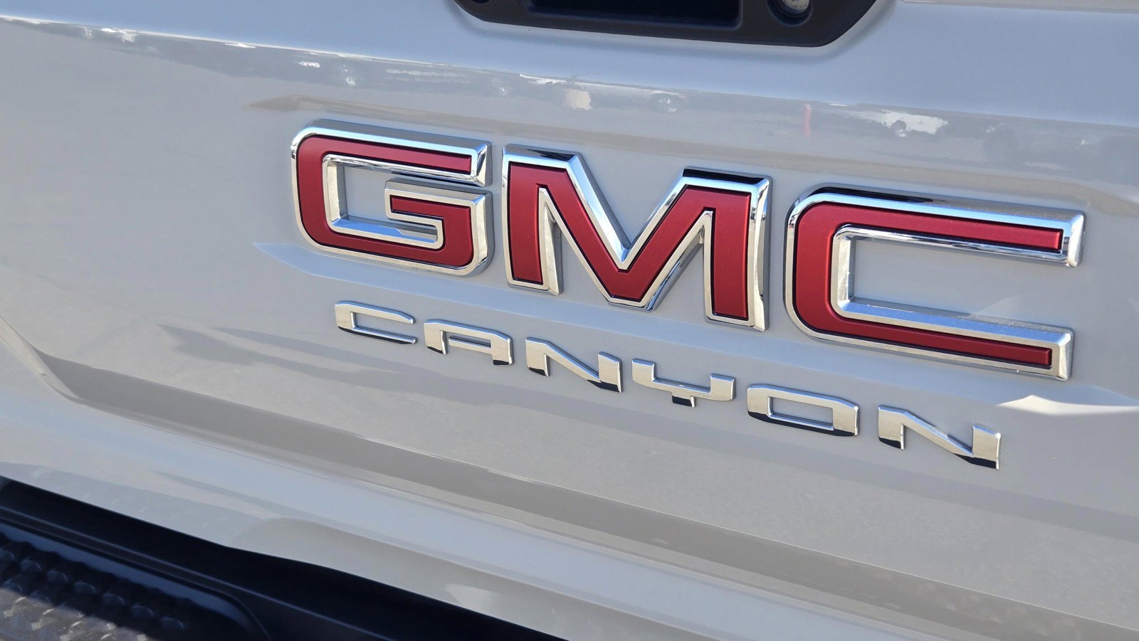 2026 GMC Canyon AT4 - Photo 6