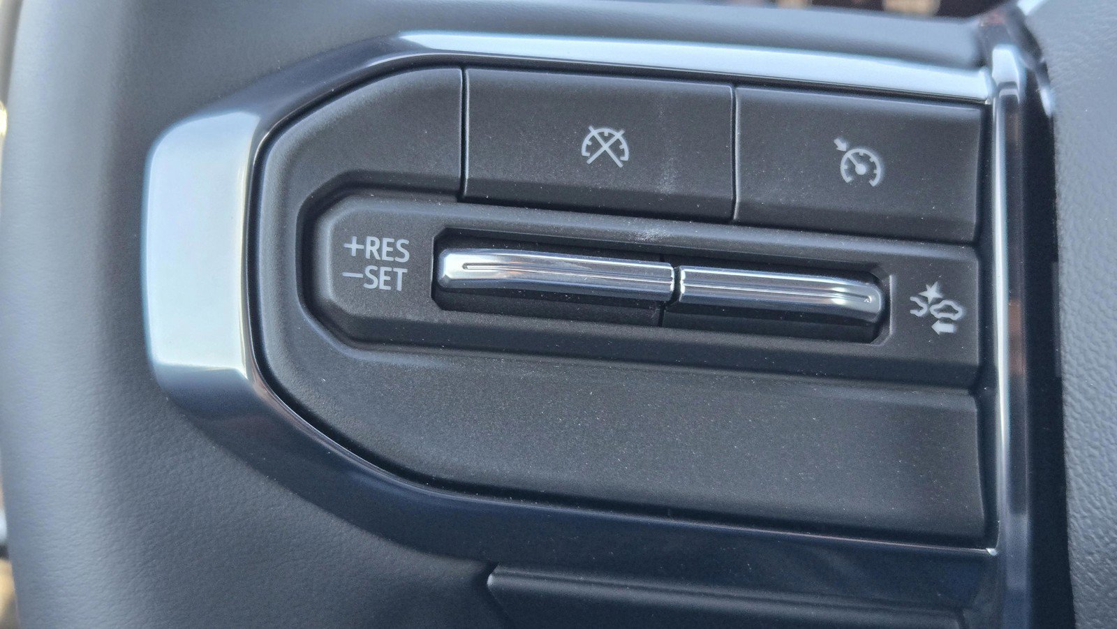 2026 GMC Canyon AT4 - Photo 15