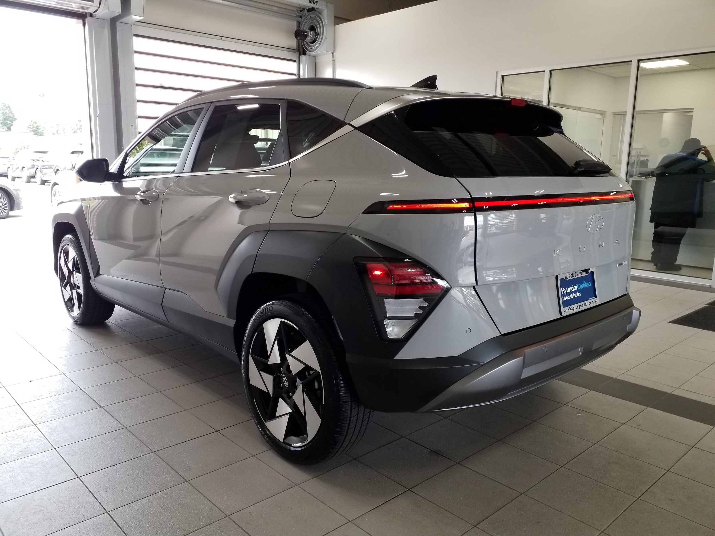 2025 Hyundai Kona Limited - Photo 19