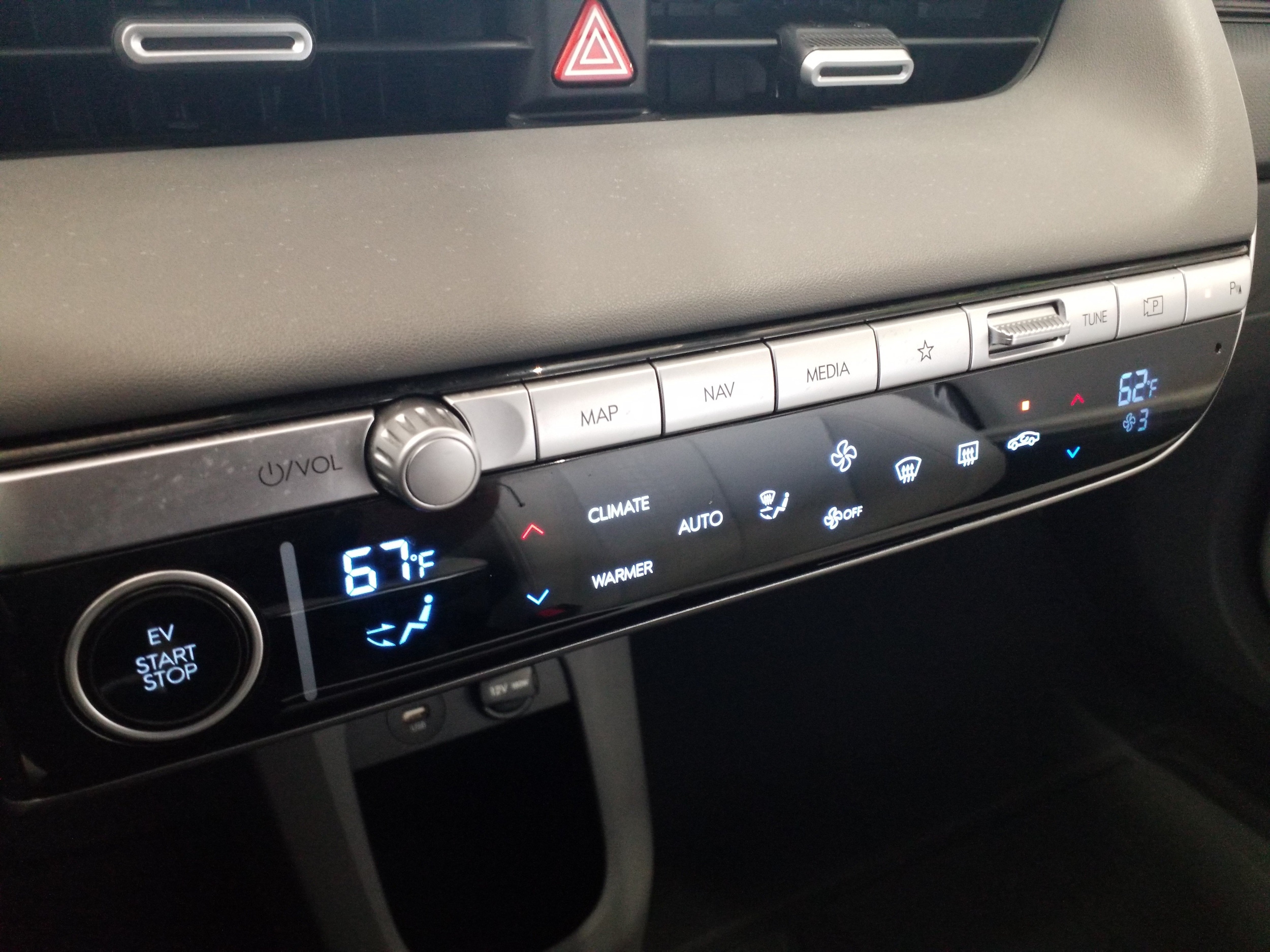 2024 Hyundai IONIQ 5 Limited - Photo 7