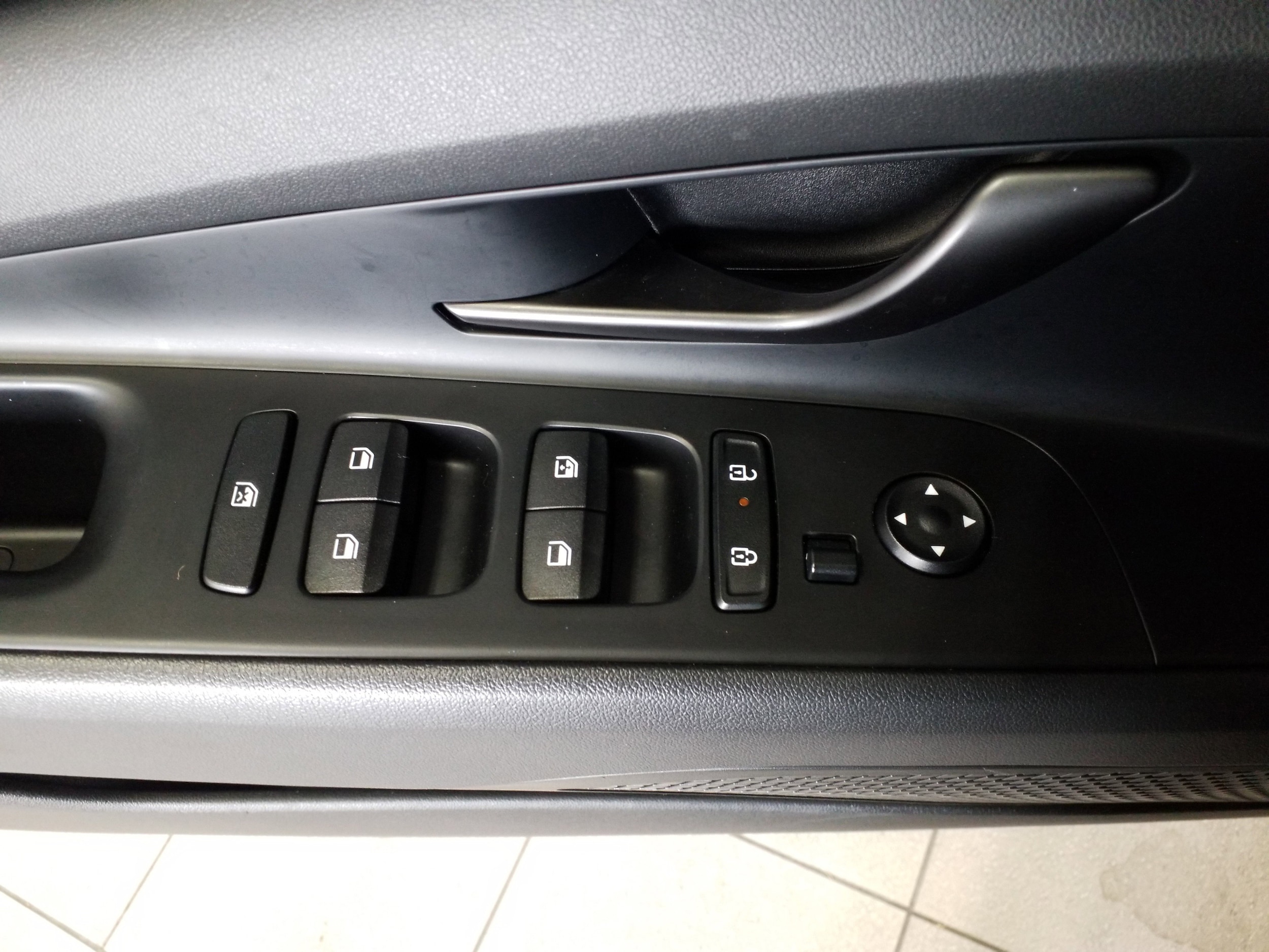 2025 Hyundai Elantra Blue - Photo 11