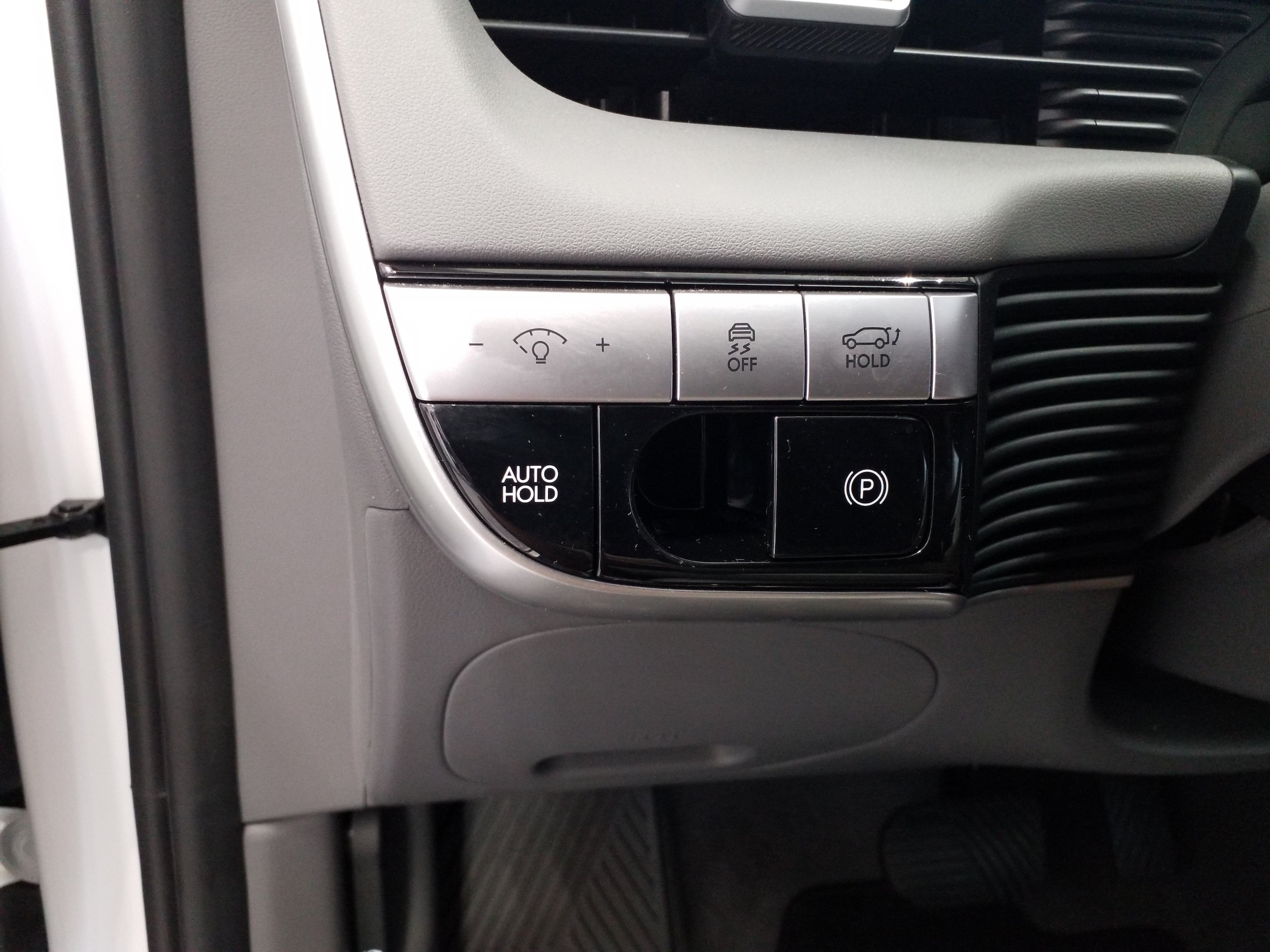 2024 Hyundai IONIQ 5 Limited - Photo 10