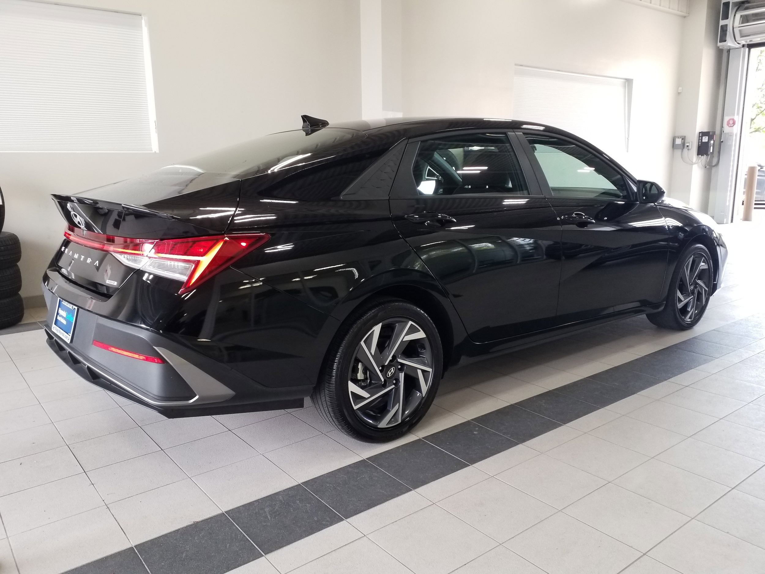 2025 Hyundai Elantra Blue - Photo 19