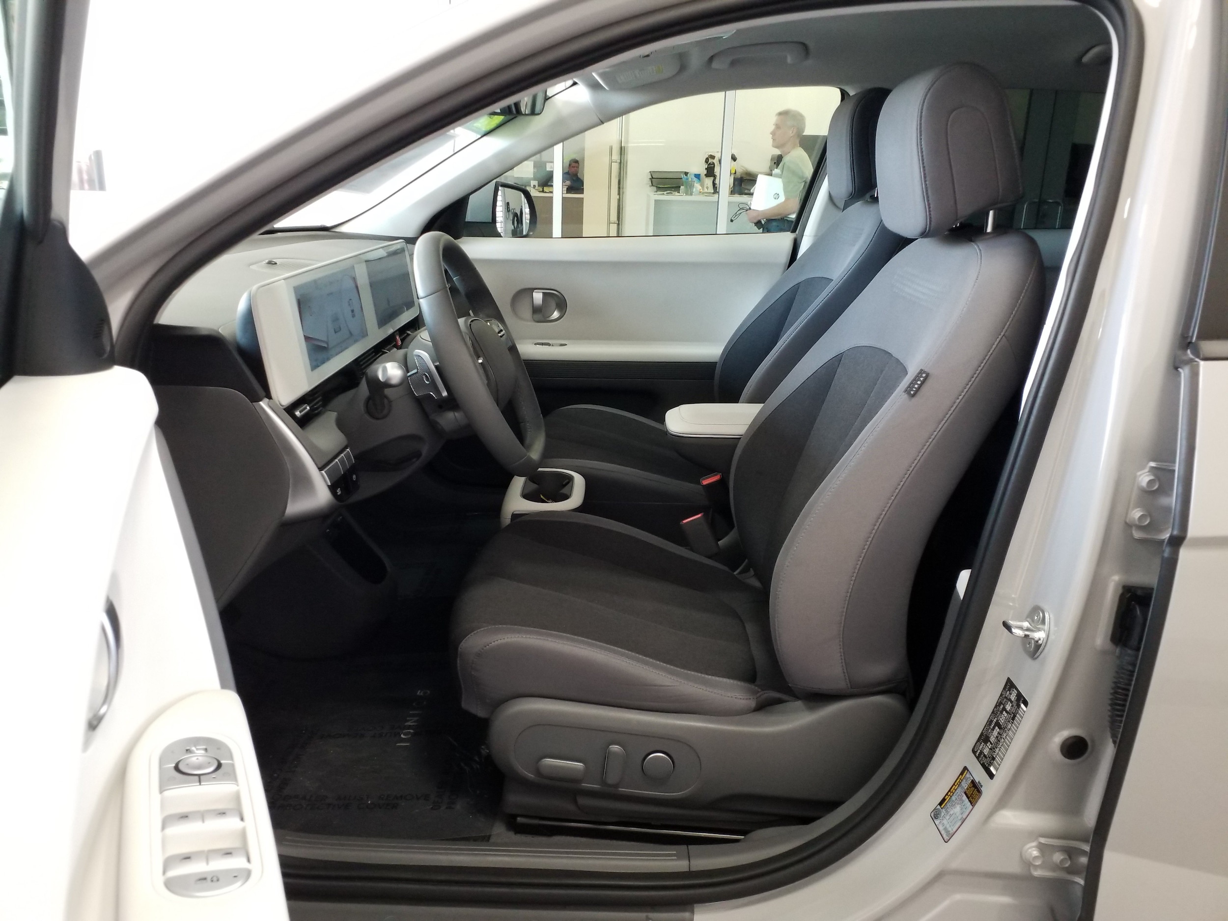 2024 Hyundai IONIQ 5 SEL - Photo 12