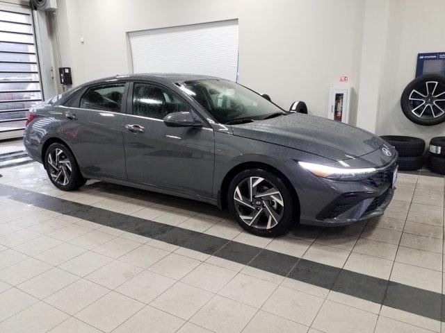 2026 Hyundai Elantra Limited's photo