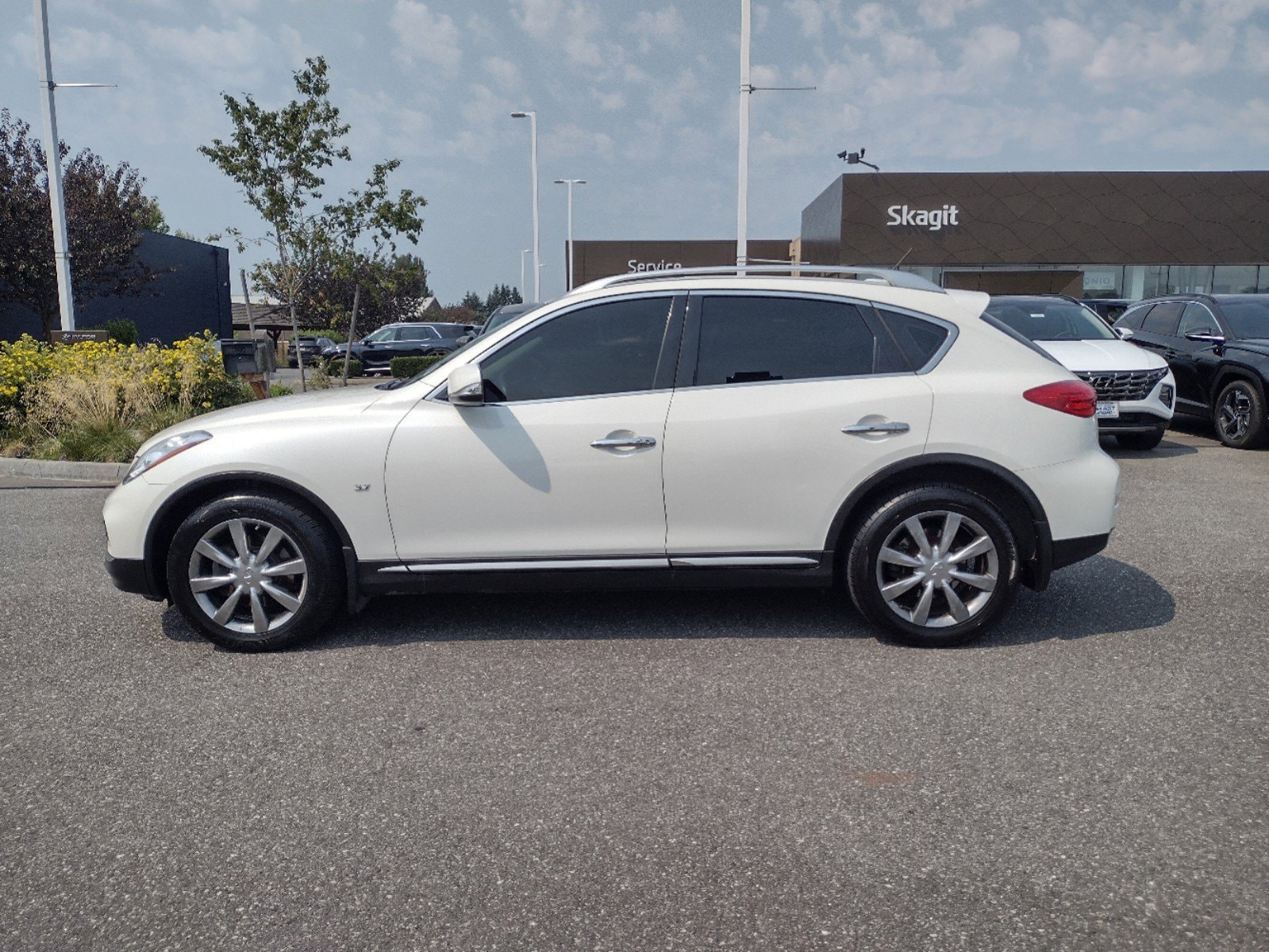 Used 2017 INFINITI QX50 Base with VIN JN1BJ0RR9HM407085 for sale in Burlington, WA