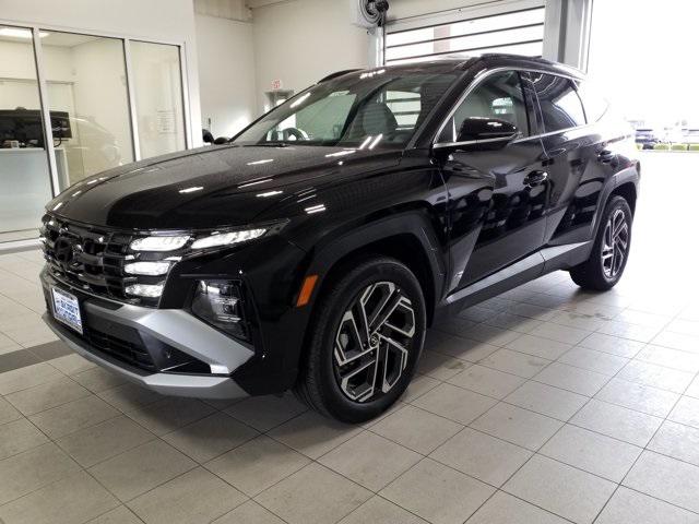 2025 Hyundai Tucson Hybrid Limited photo 2