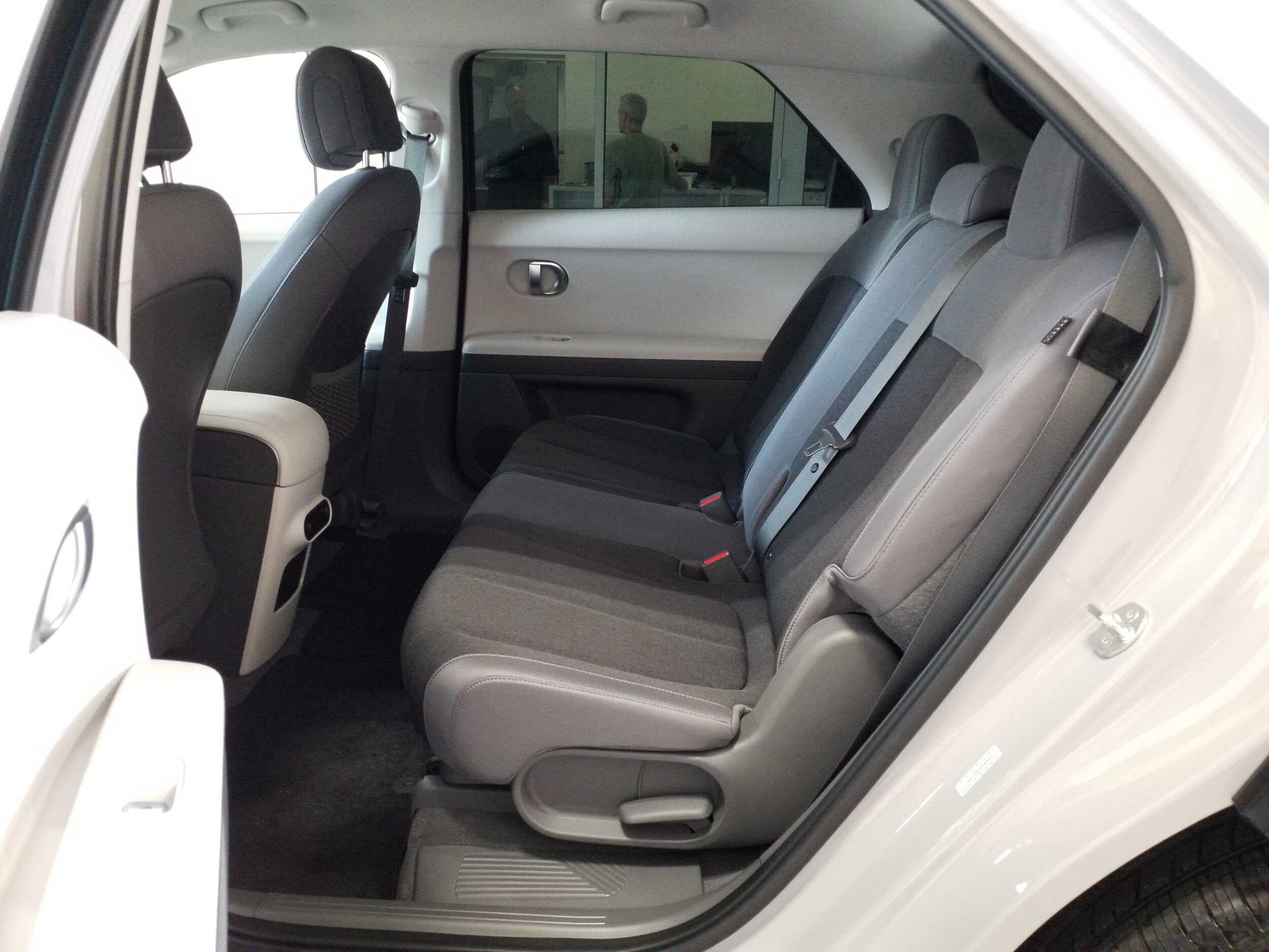 2024 Hyundai IONIQ 5 SEL - Photo 13