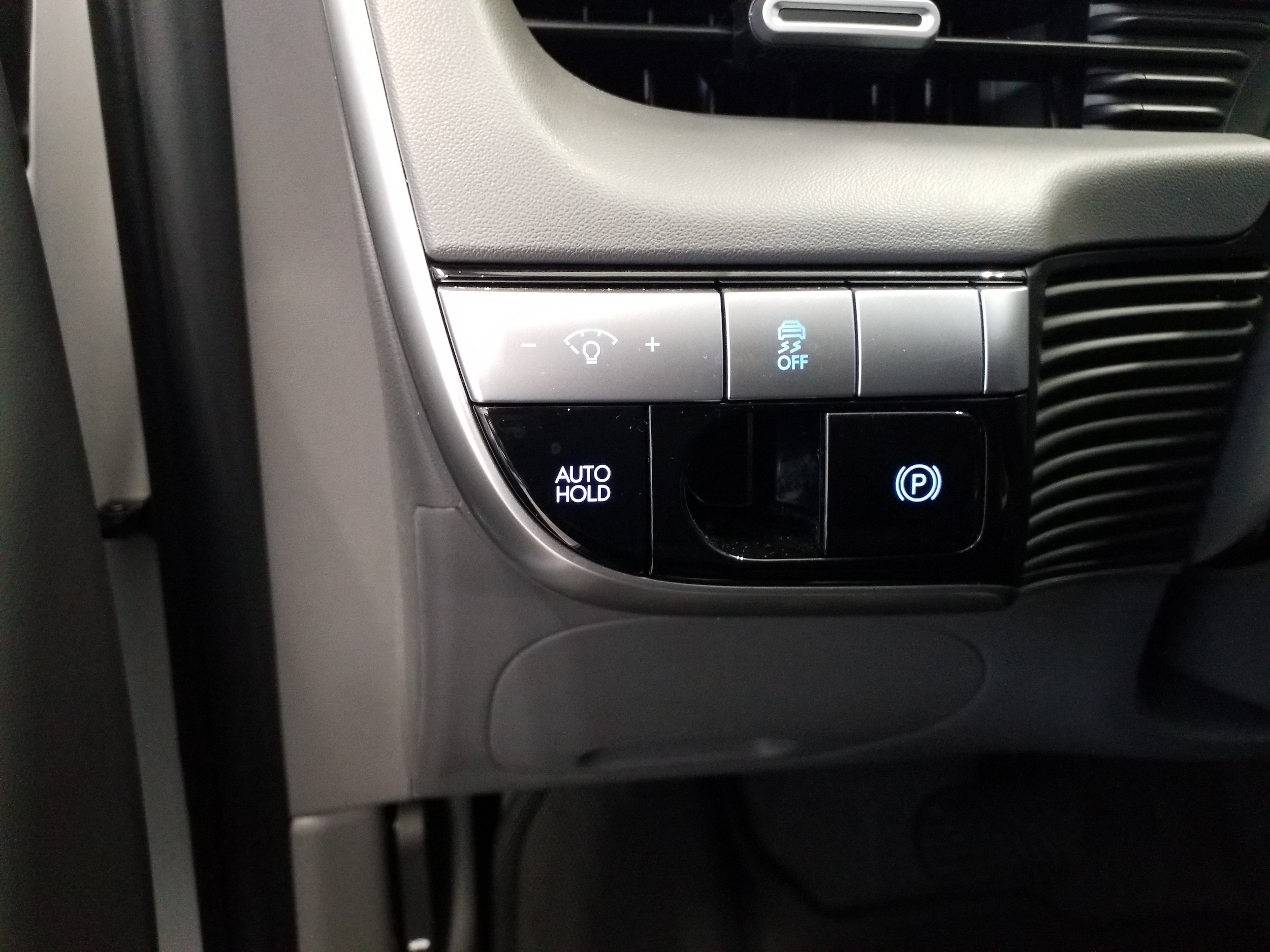 2024 Hyundai IONIQ 5 SE - Photo 10
