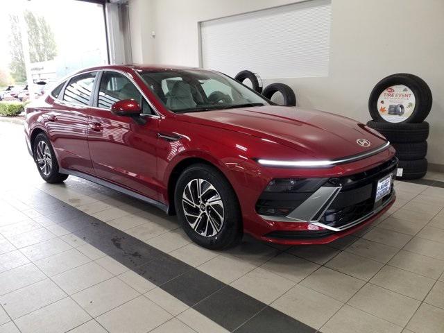 2026 Hyundai Sonata Hybrid Blue's photo