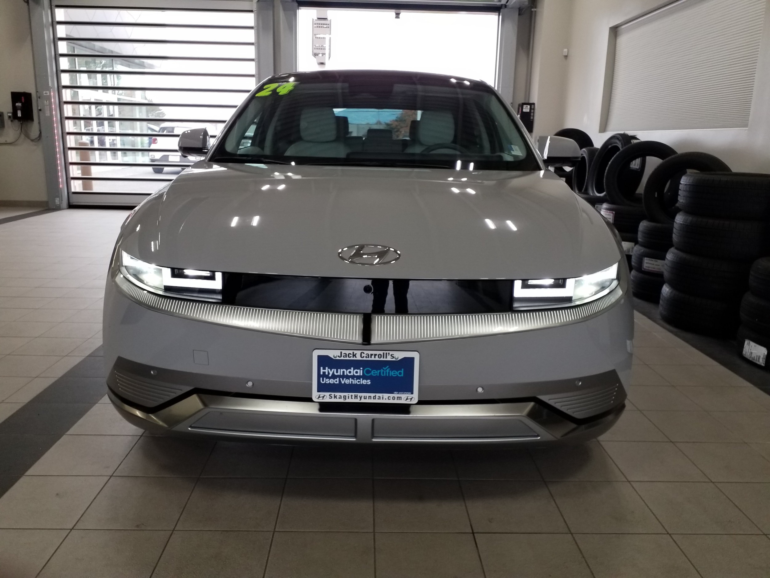 2024 Hyundai IONIQ 5 Limited - Photo 17