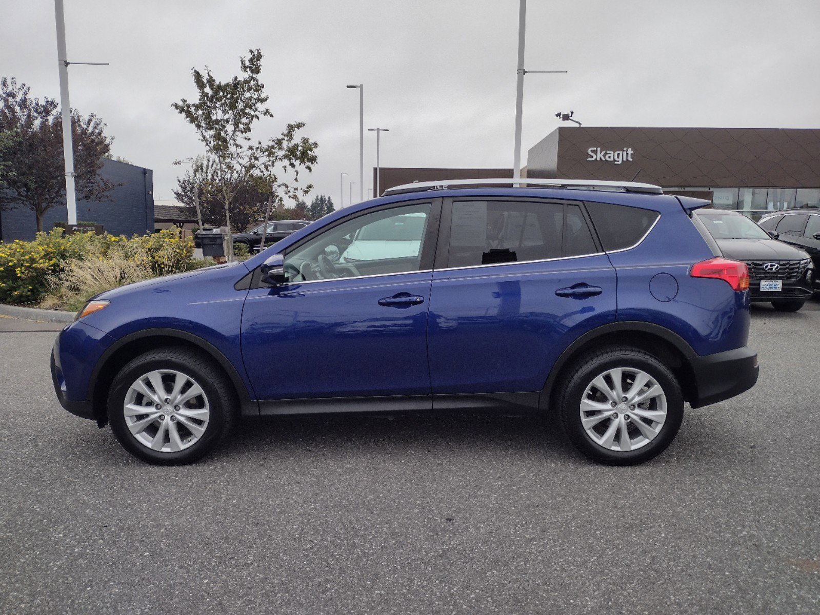 Used 2015 Toyota RAV4 Limited with VIN 2T3DFREV8FW274060 for sale in Burlington, WA