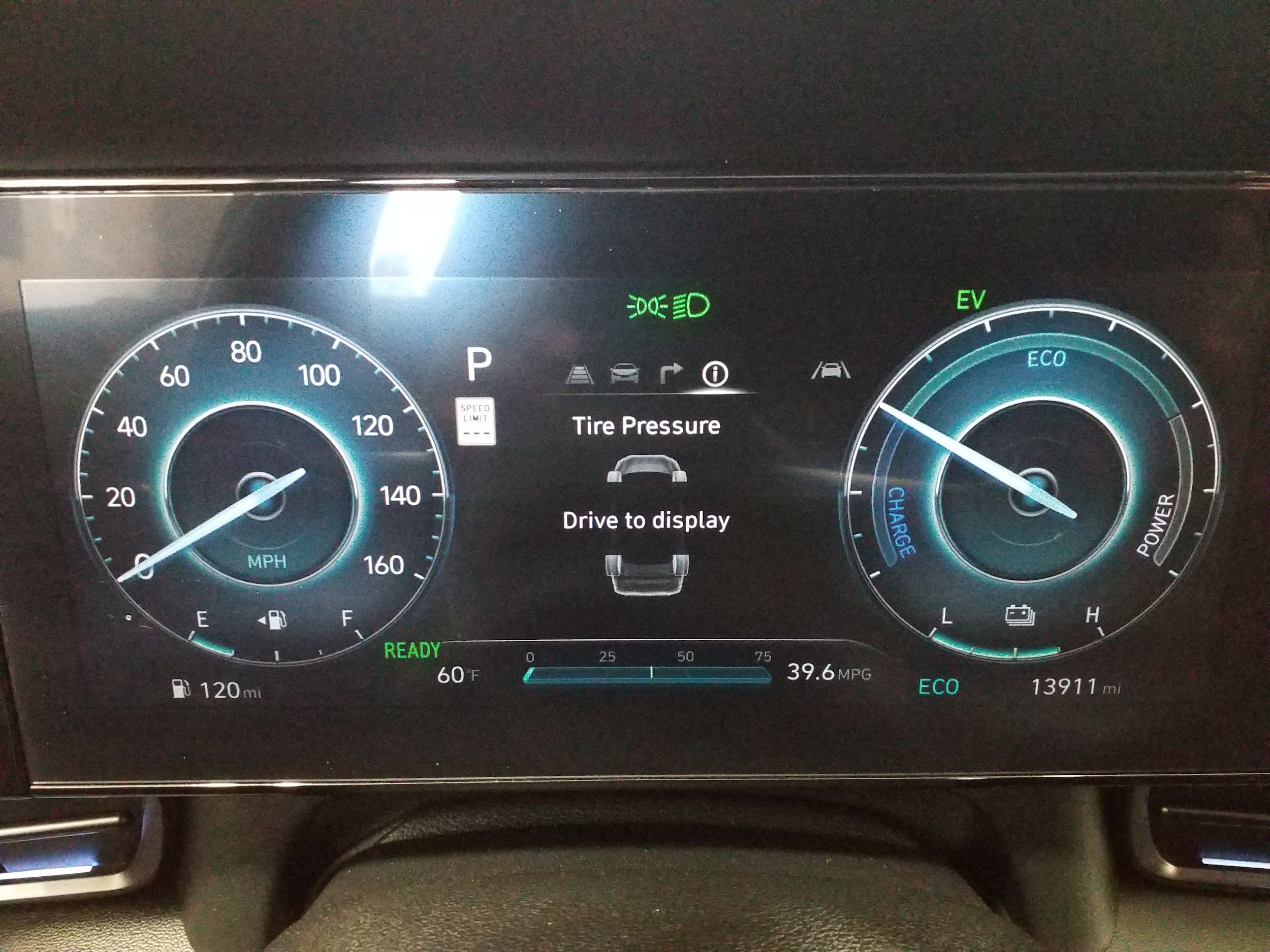 2025 Hyundai Elantra Blue - Photo 9