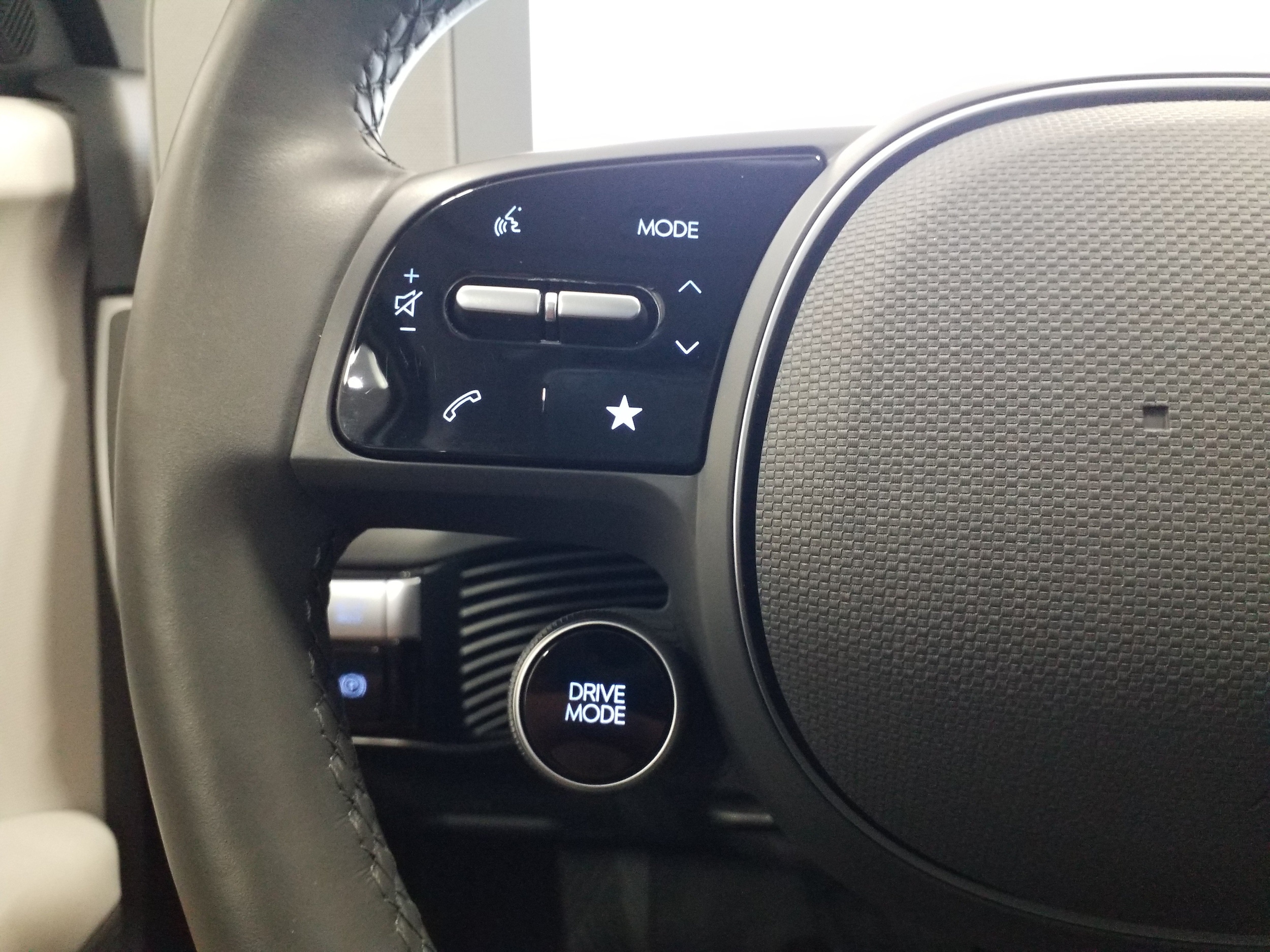 2024 Hyundai IONIQ 5 SEL - Photo 4
