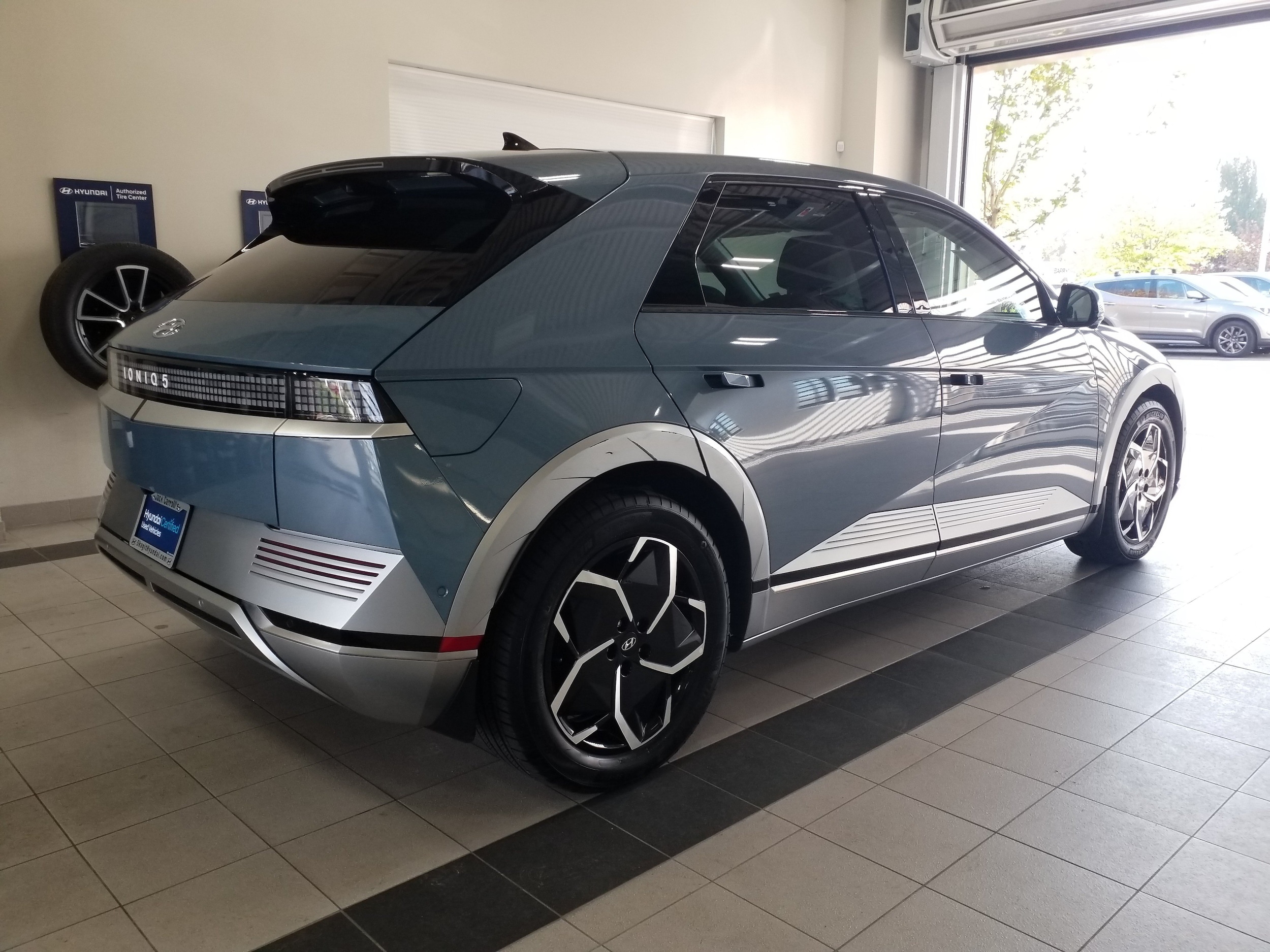 2024 Hyundai IONIQ 5 Limited - Photo 19