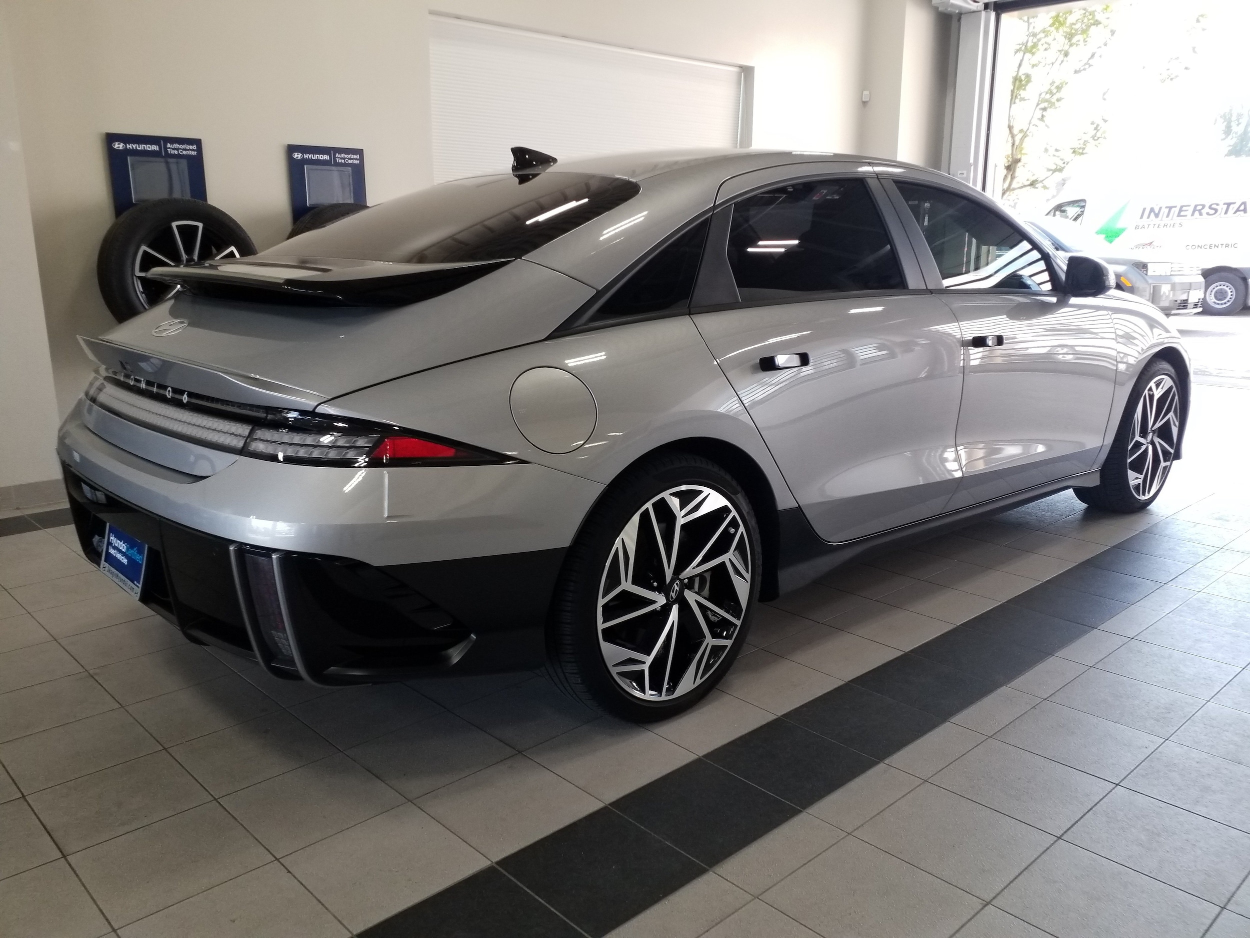 2024 Hyundai IONIQ 6 SEL - Photo 18