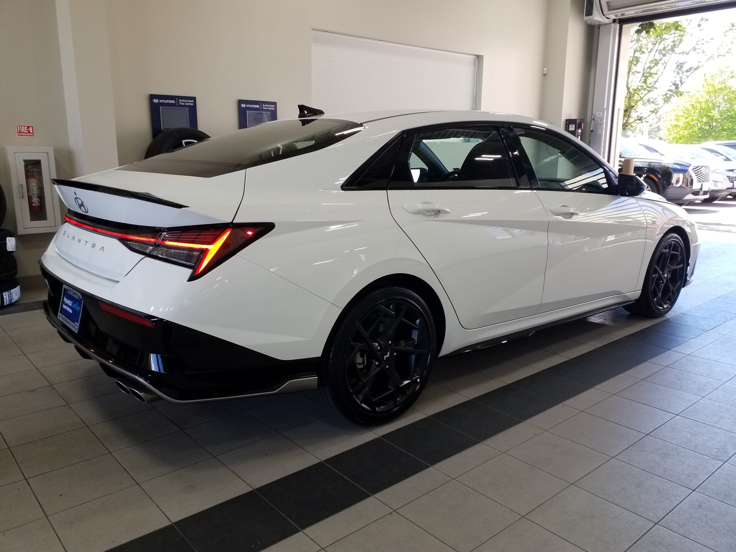 2025 Hyundai Elantra N Line - Photo 19