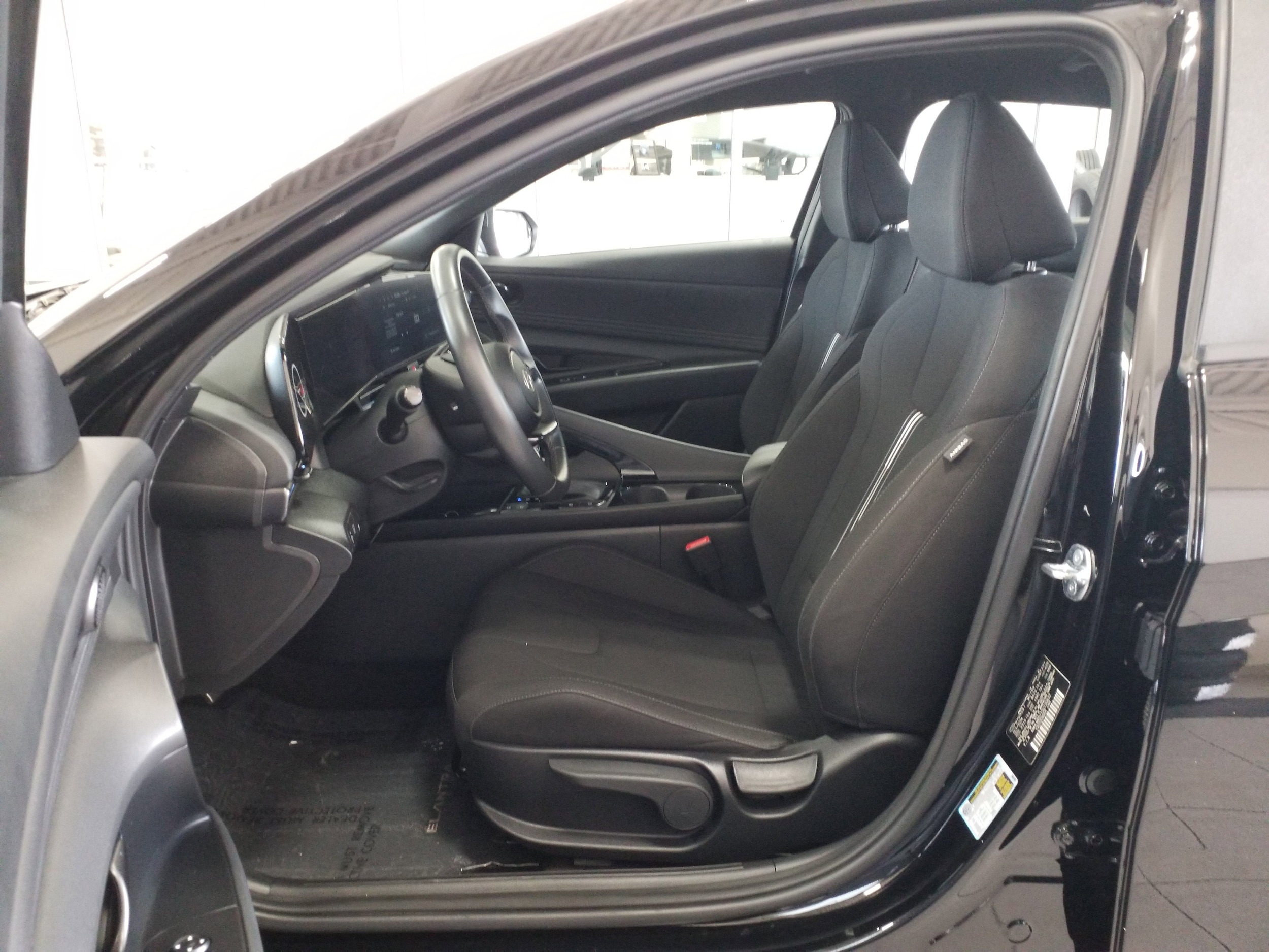 2025 Hyundai Elantra Blue - Photo 12