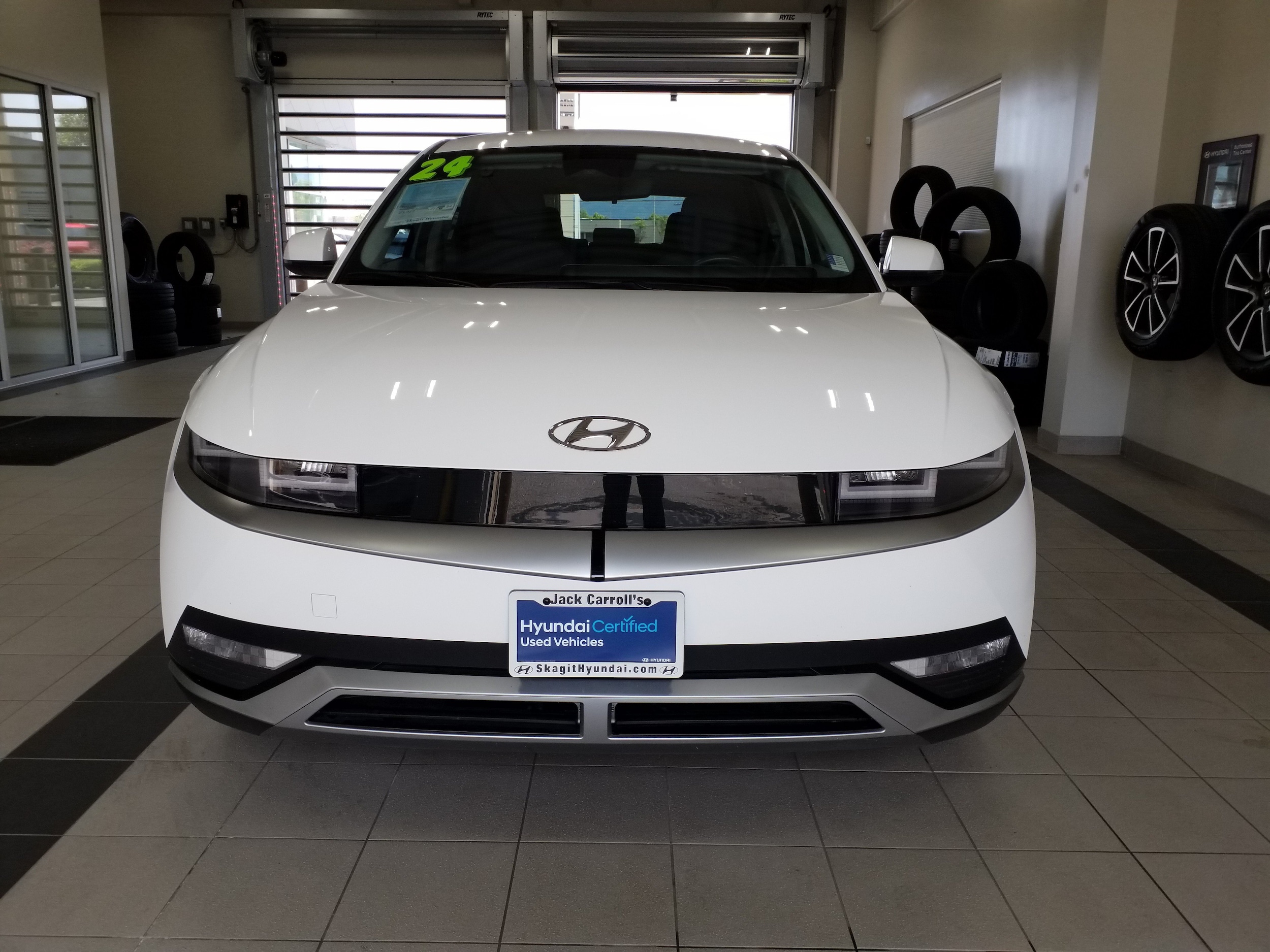2024 Hyundai IONIQ 5 SE - Photo 17