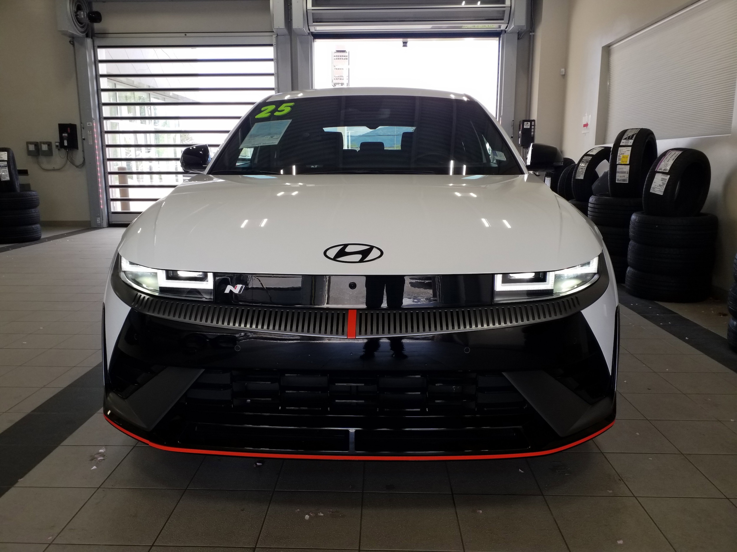 2025 Hyundai IONIQ 5 N - Photo 17