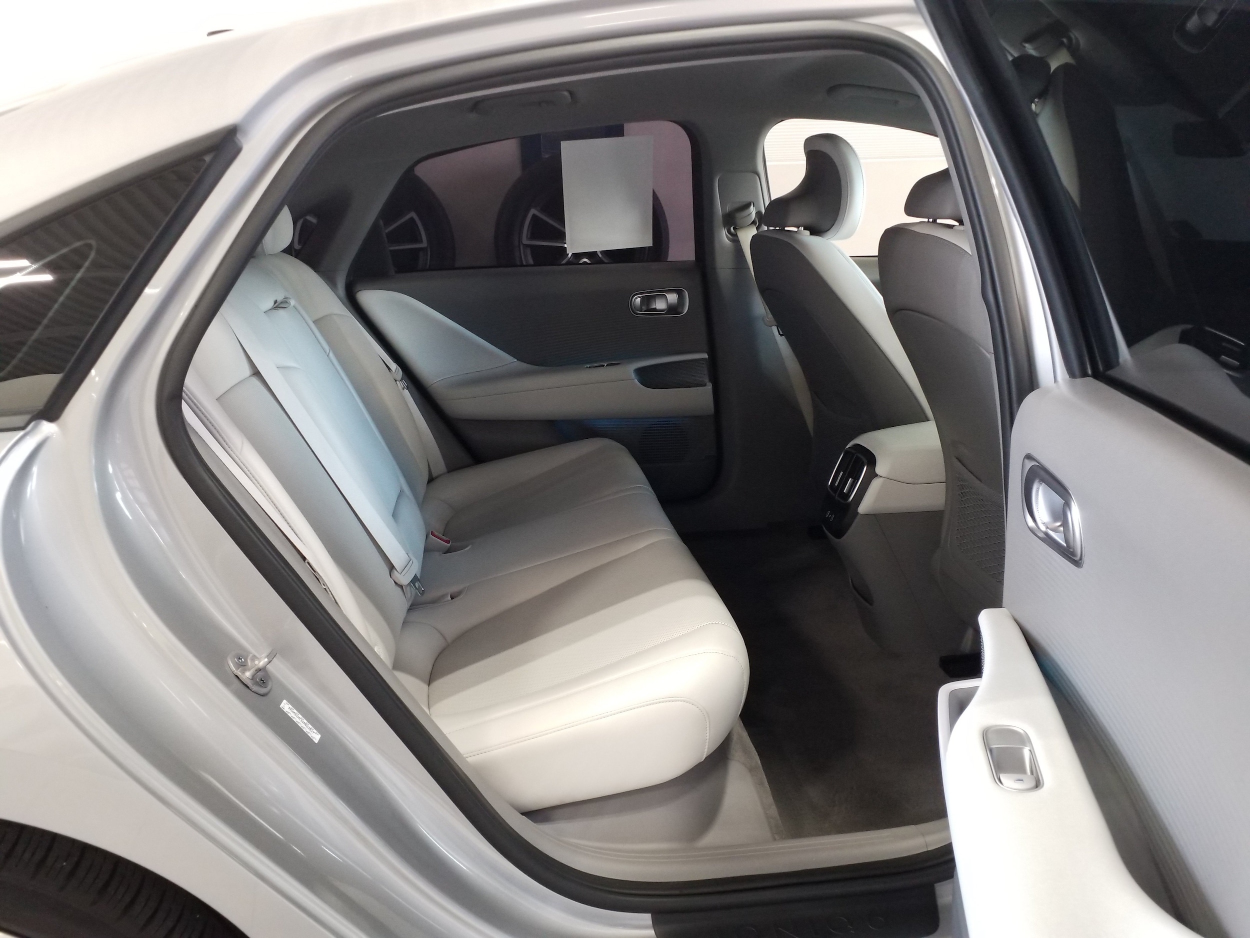 2024 Hyundai IONIQ 6 SEL - Photo 14