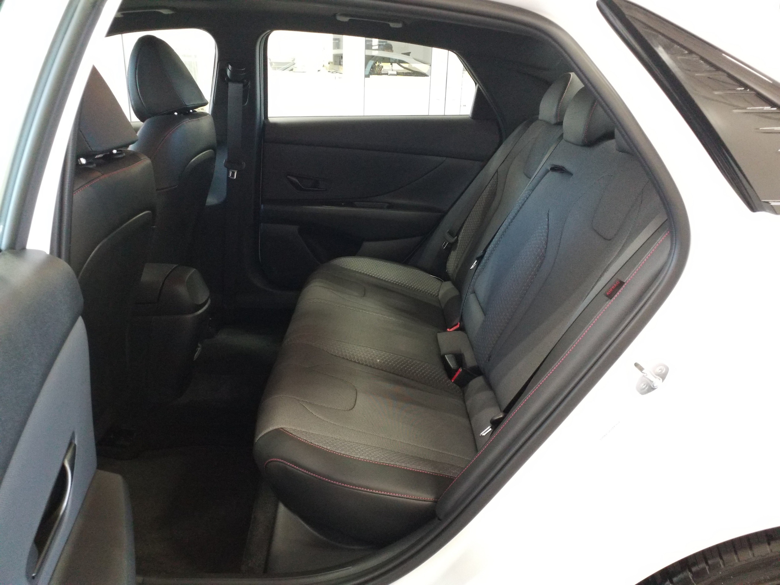 2025 Hyundai Elantra N Line - Photo 13