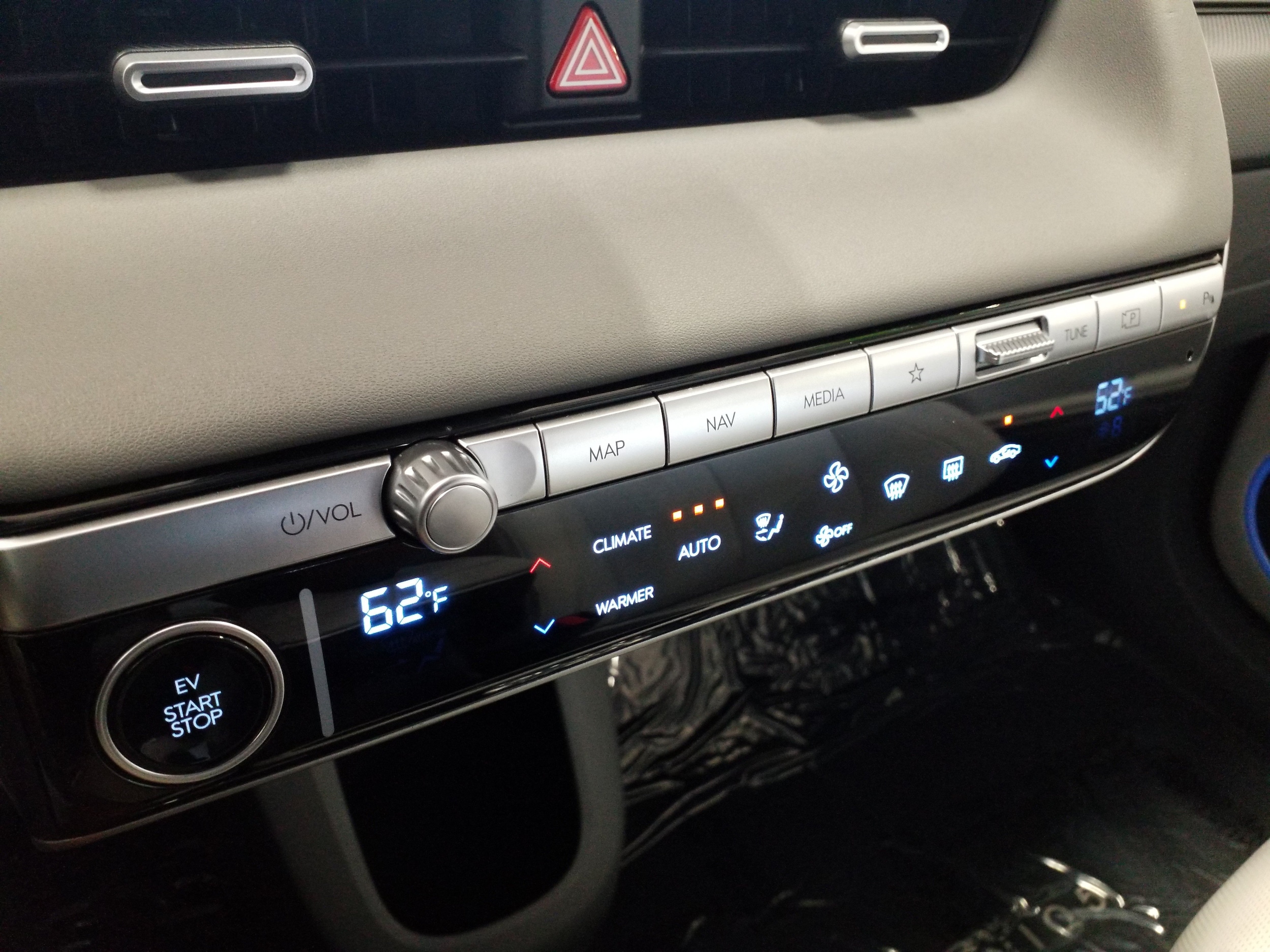 2024 Hyundai IONIQ 5 Limited - Photo 7