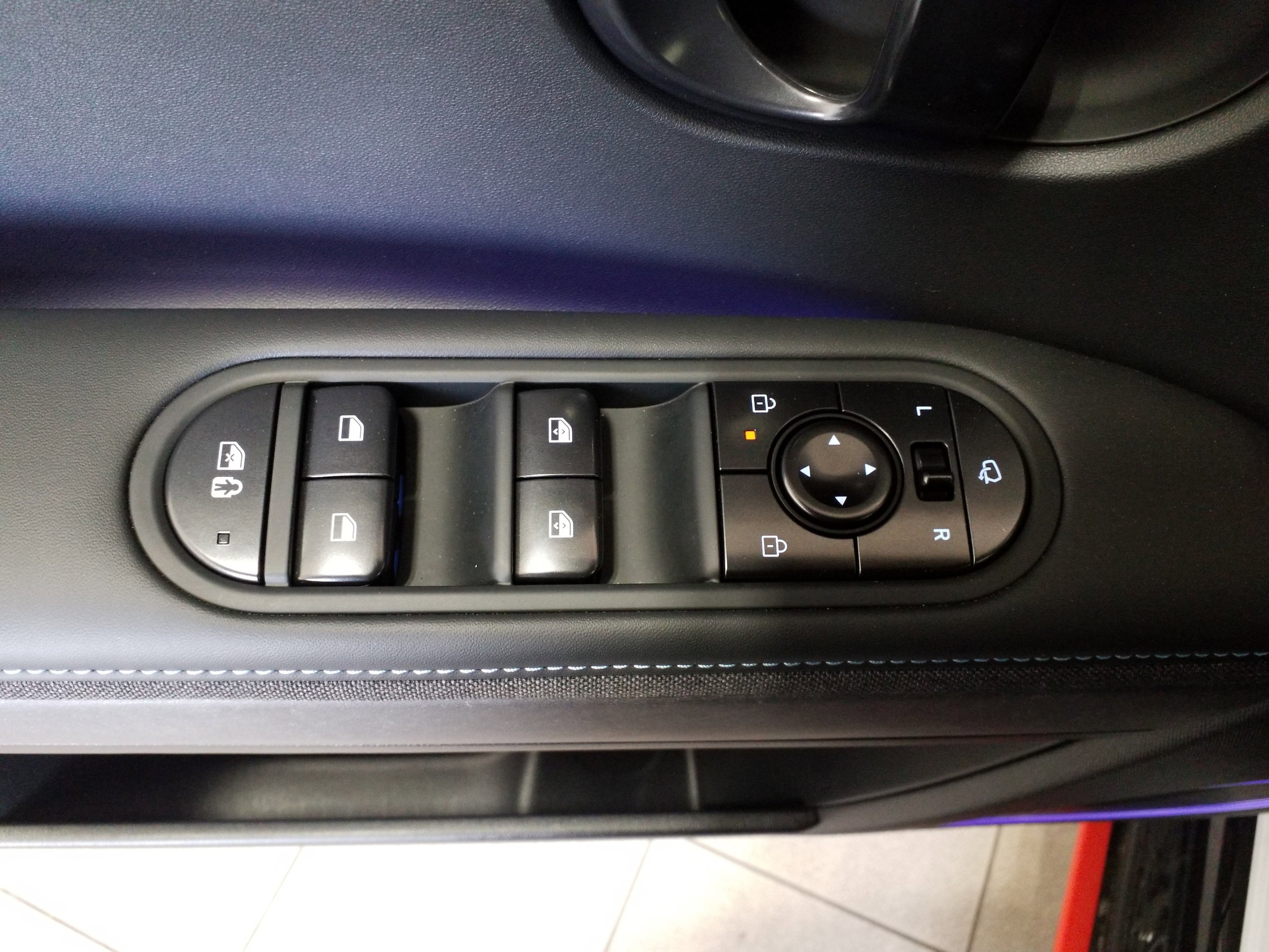 2025 Hyundai IONIQ 5 N - Photo 11
