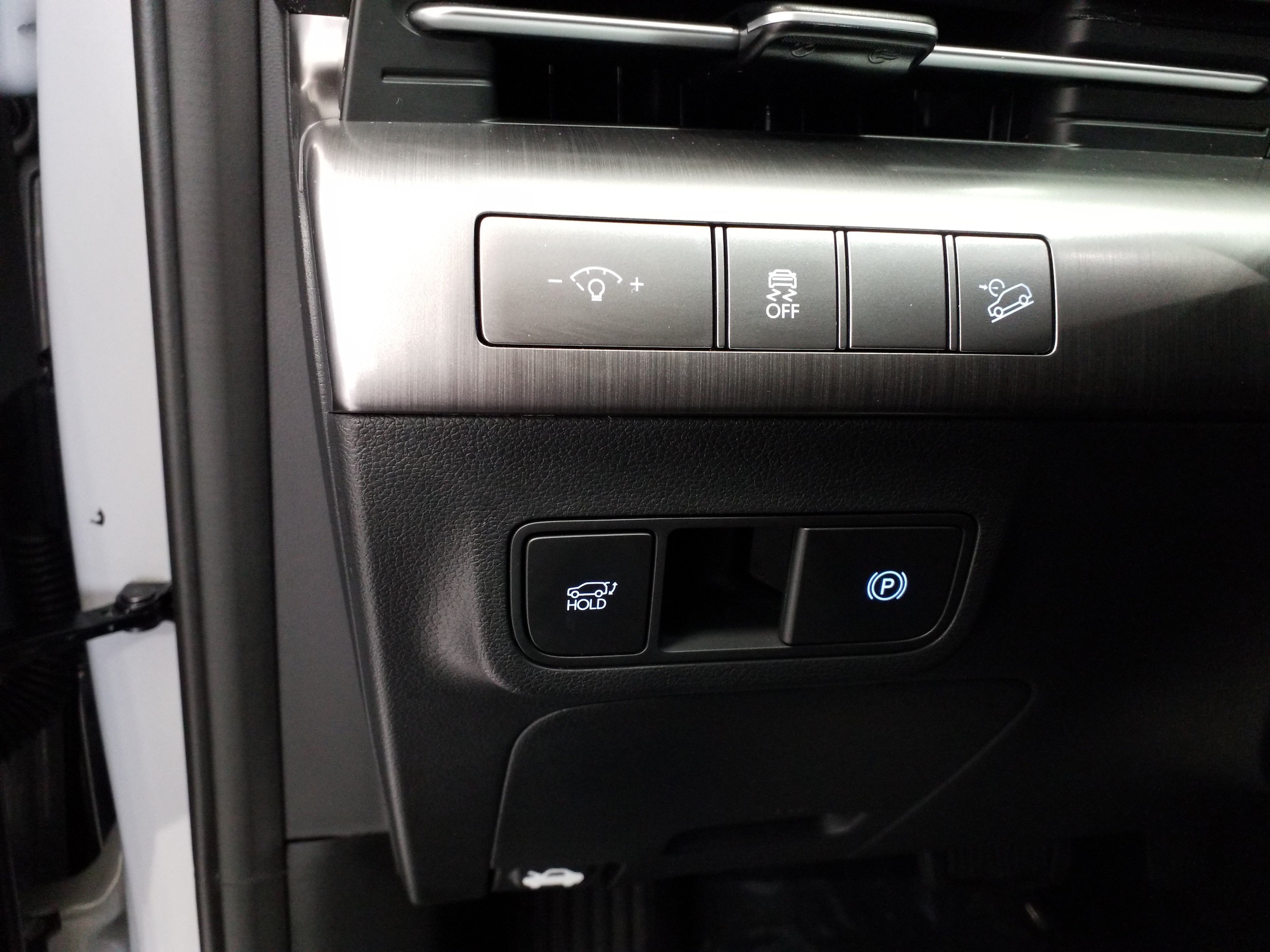 2025 Hyundai Kona Limited - Photo 11