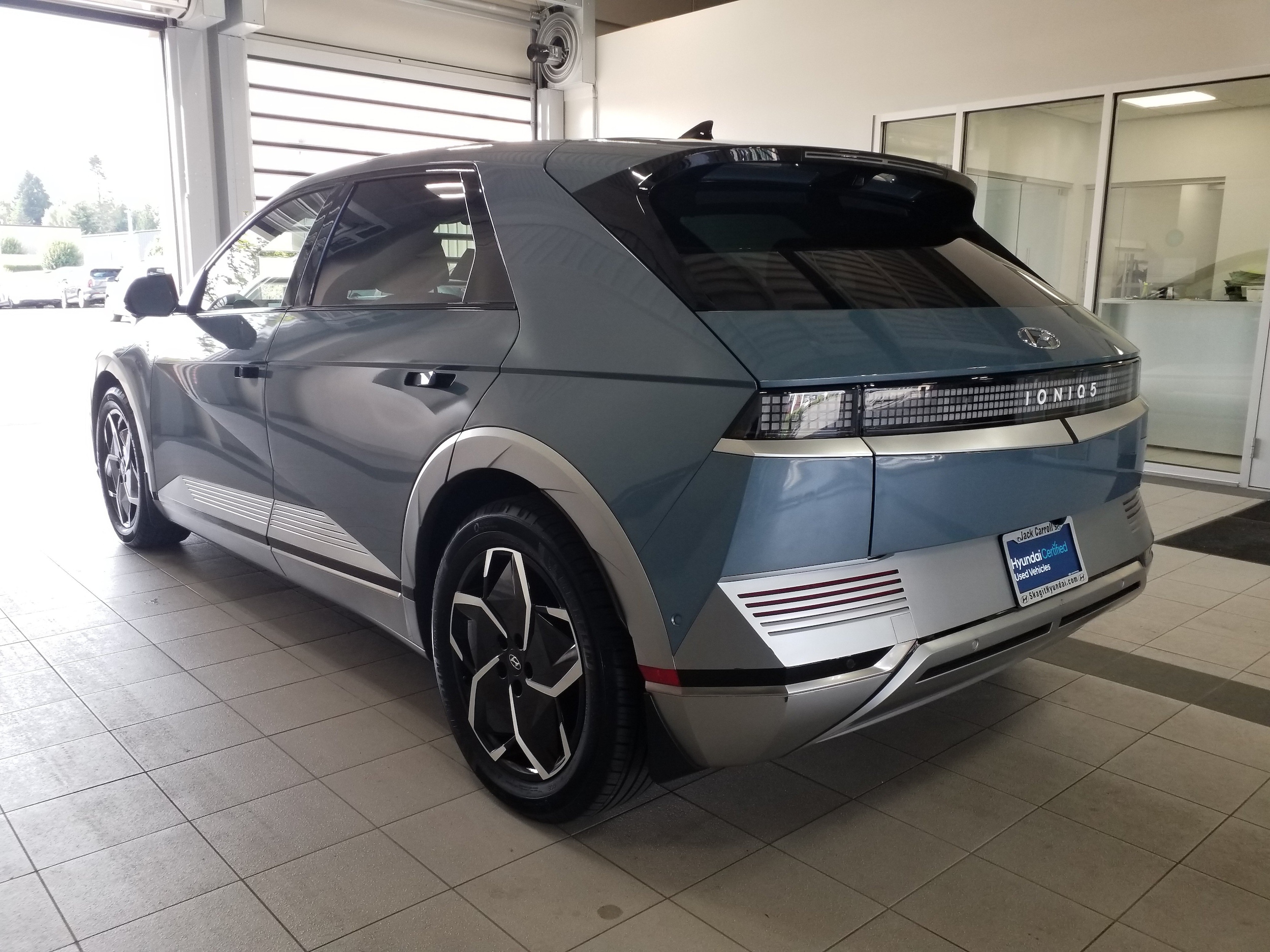 2024 Hyundai IONIQ 5 Limited - Photo 18