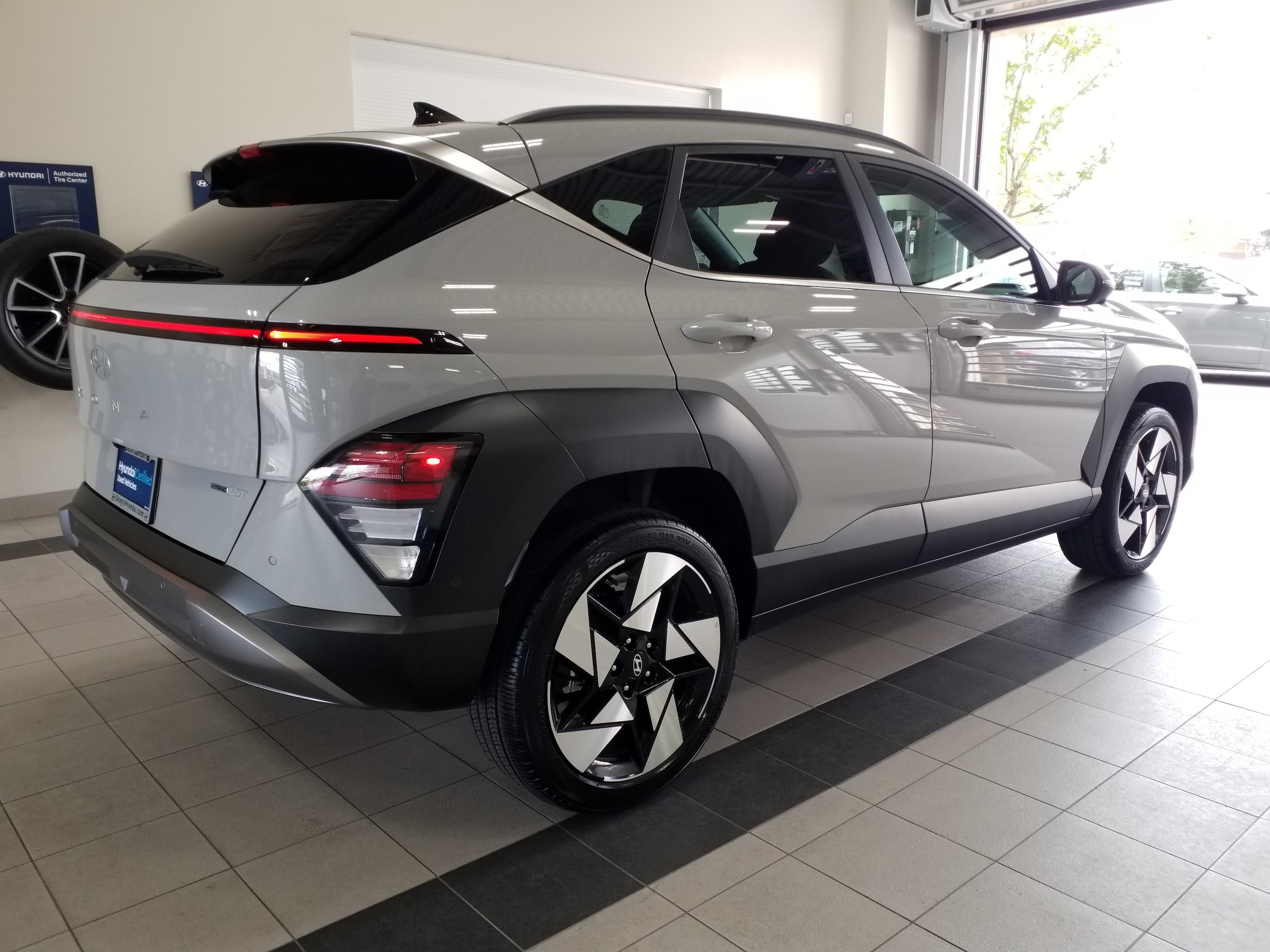 2025 Hyundai Kona Limited - Photo 20