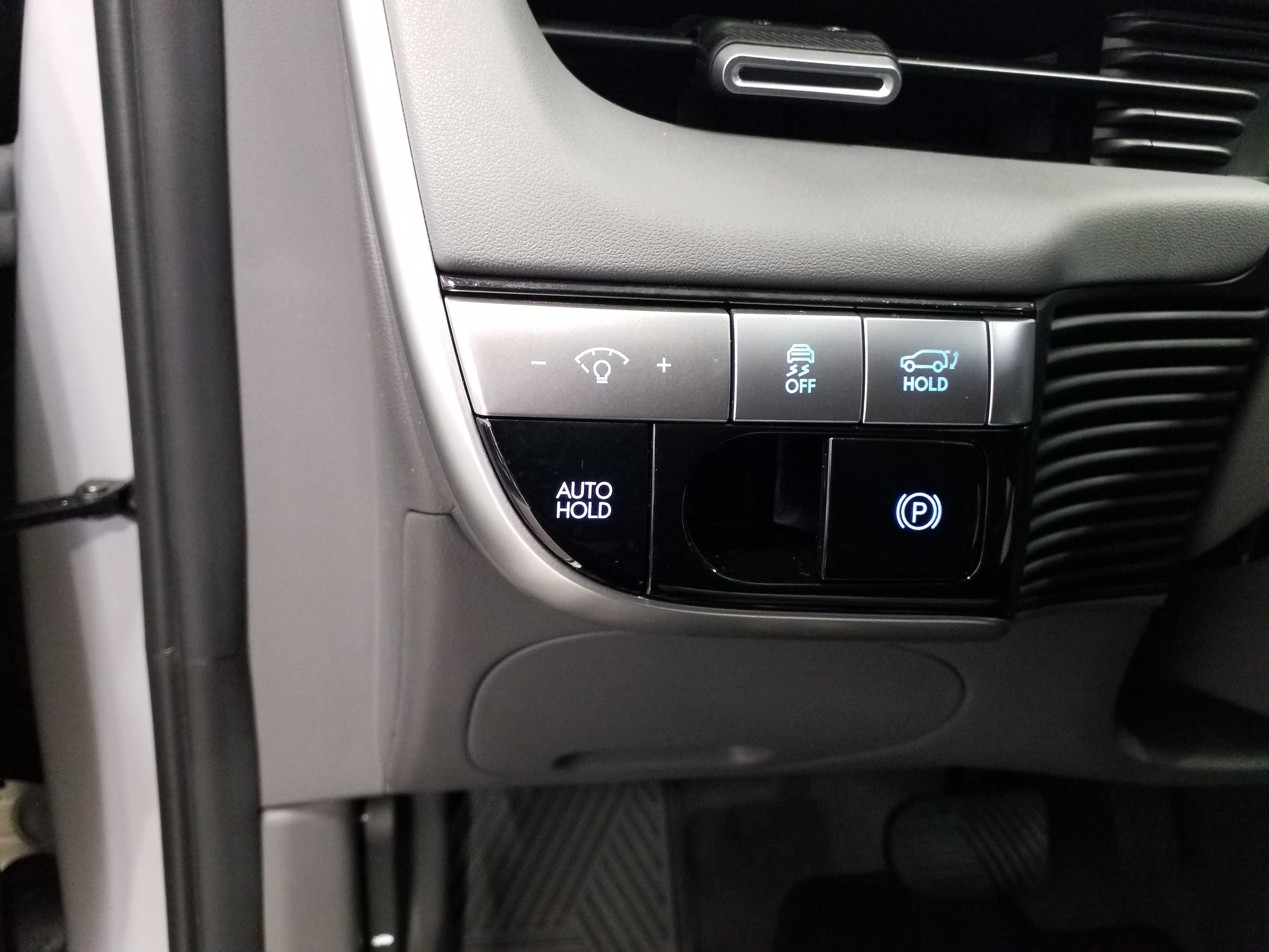 2024 Hyundai IONIQ 5 Limited - Photo 10