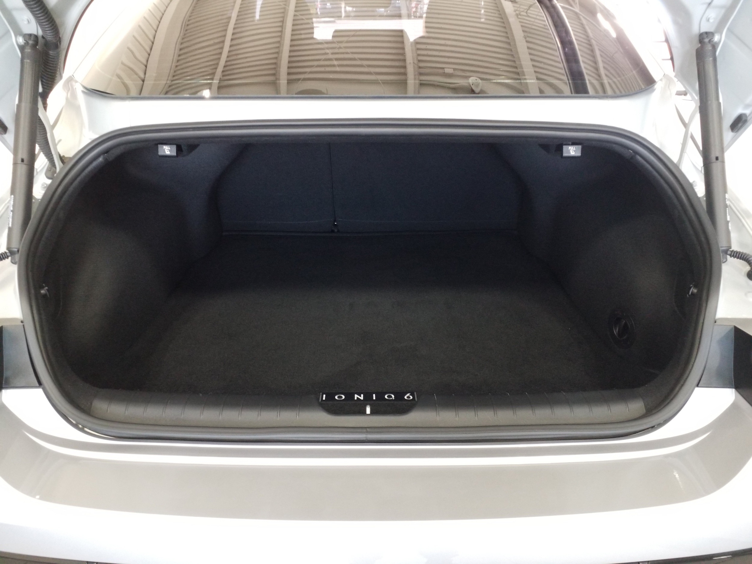 2024 Hyundai IONIQ 6 SEL - Photo 13