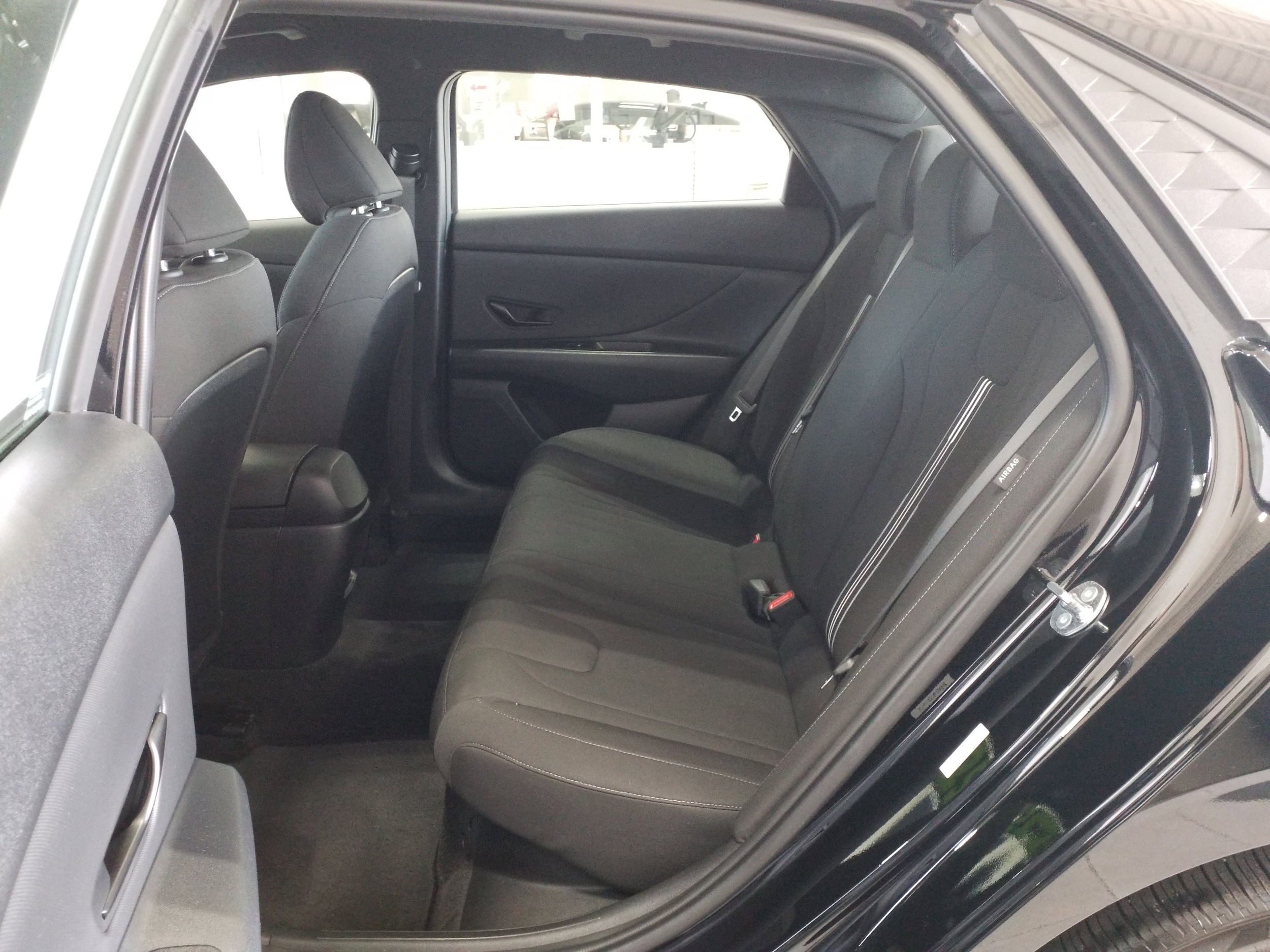 2025 Hyundai Elantra Blue - Photo 13