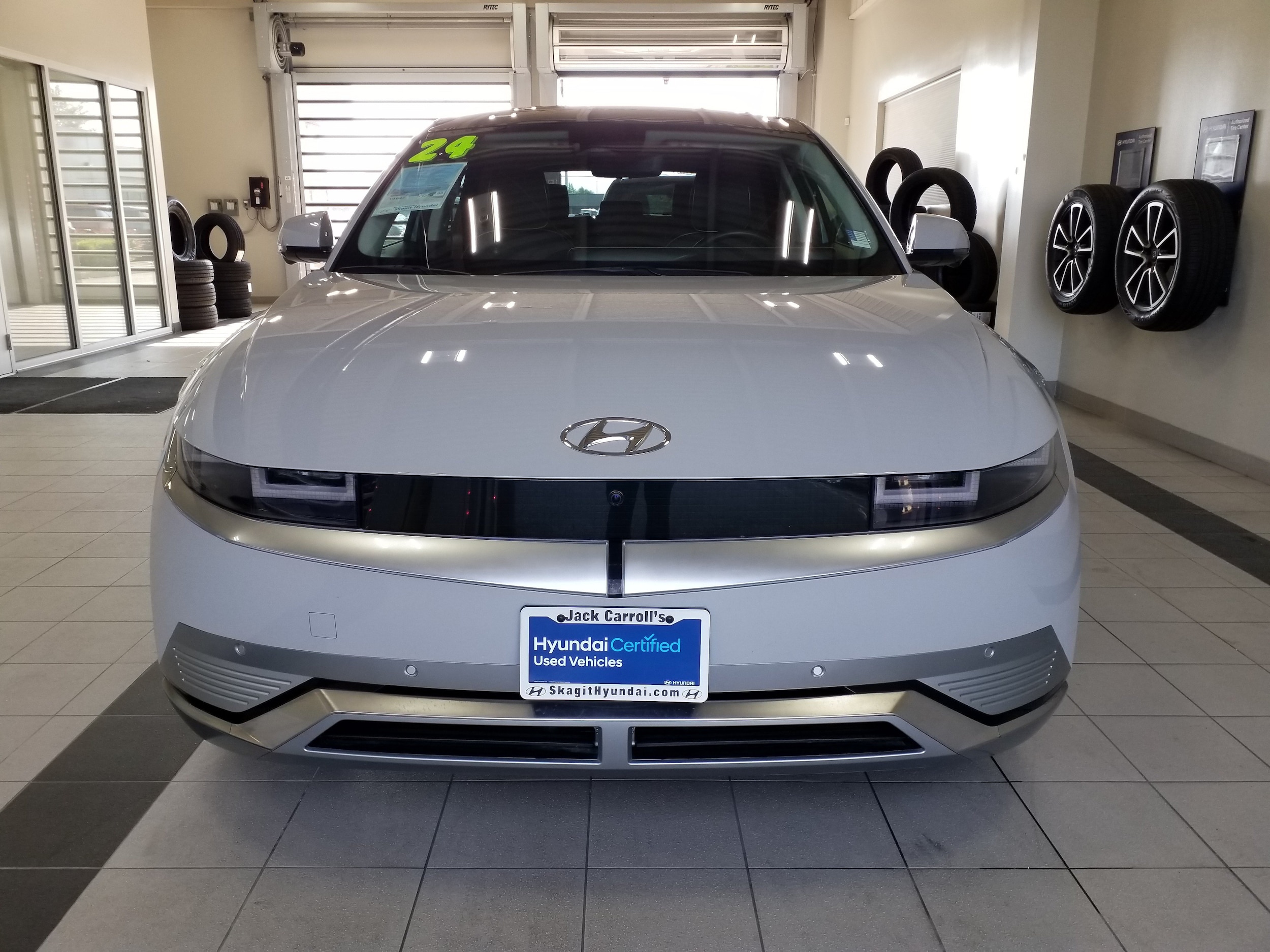 2024 Hyundai IONIQ 5 Limited - Photo 17