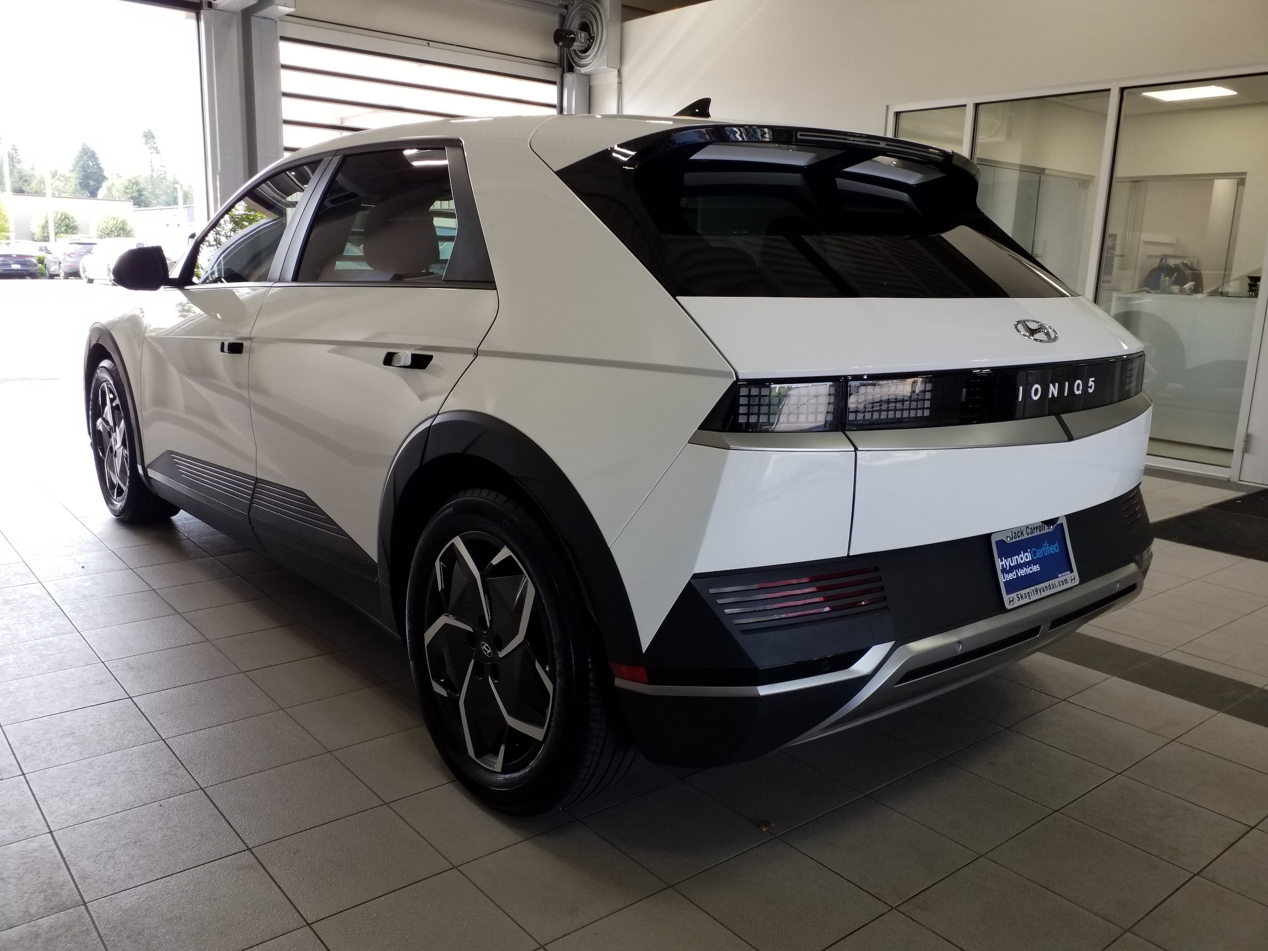 2024 Hyundai IONIQ 5 SE - Photo 18