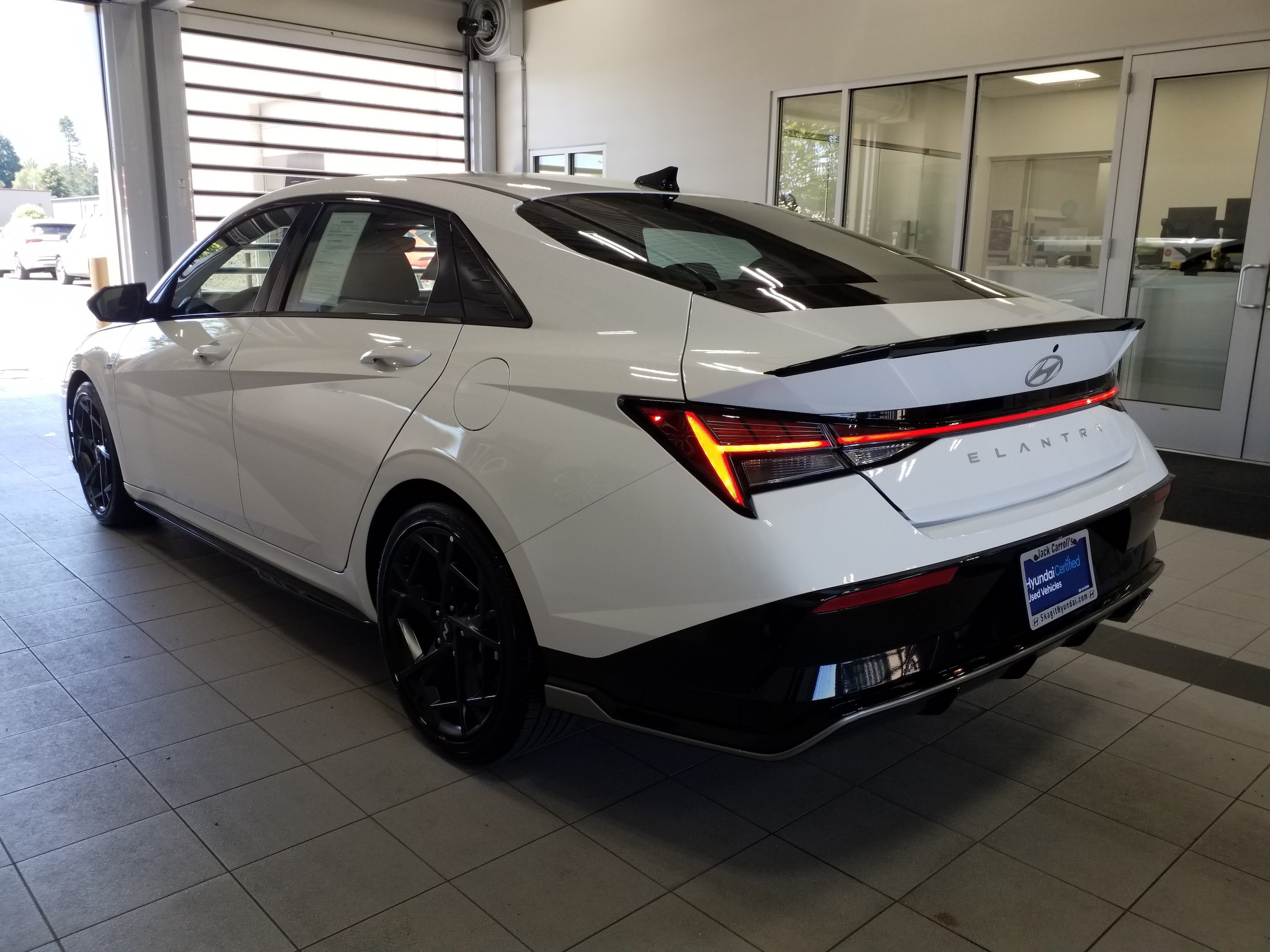 2025 Hyundai Elantra N Line - Photo 18